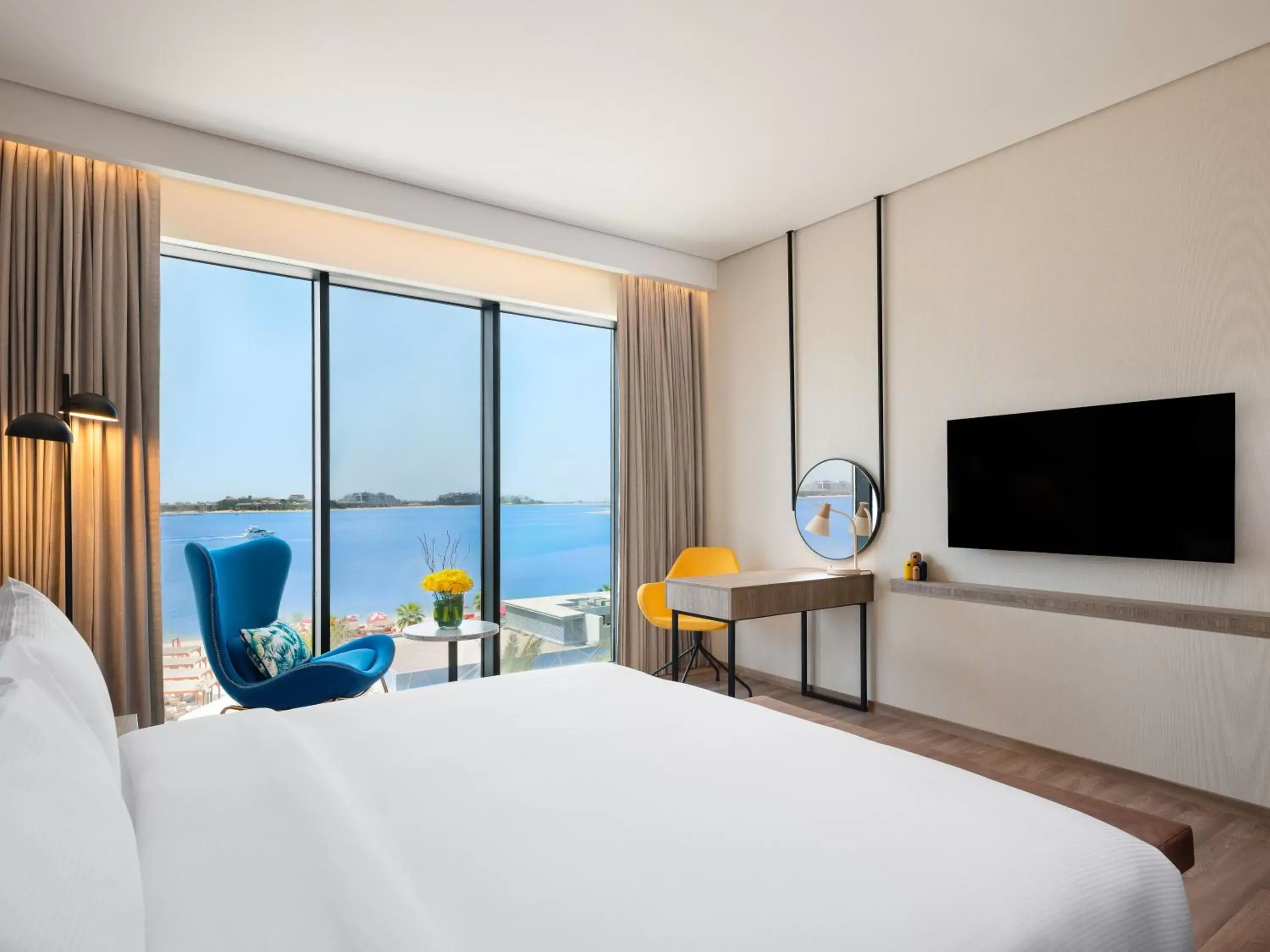 Bedroom, Sea View in voco Dubai The Palm, an IHG Hotel