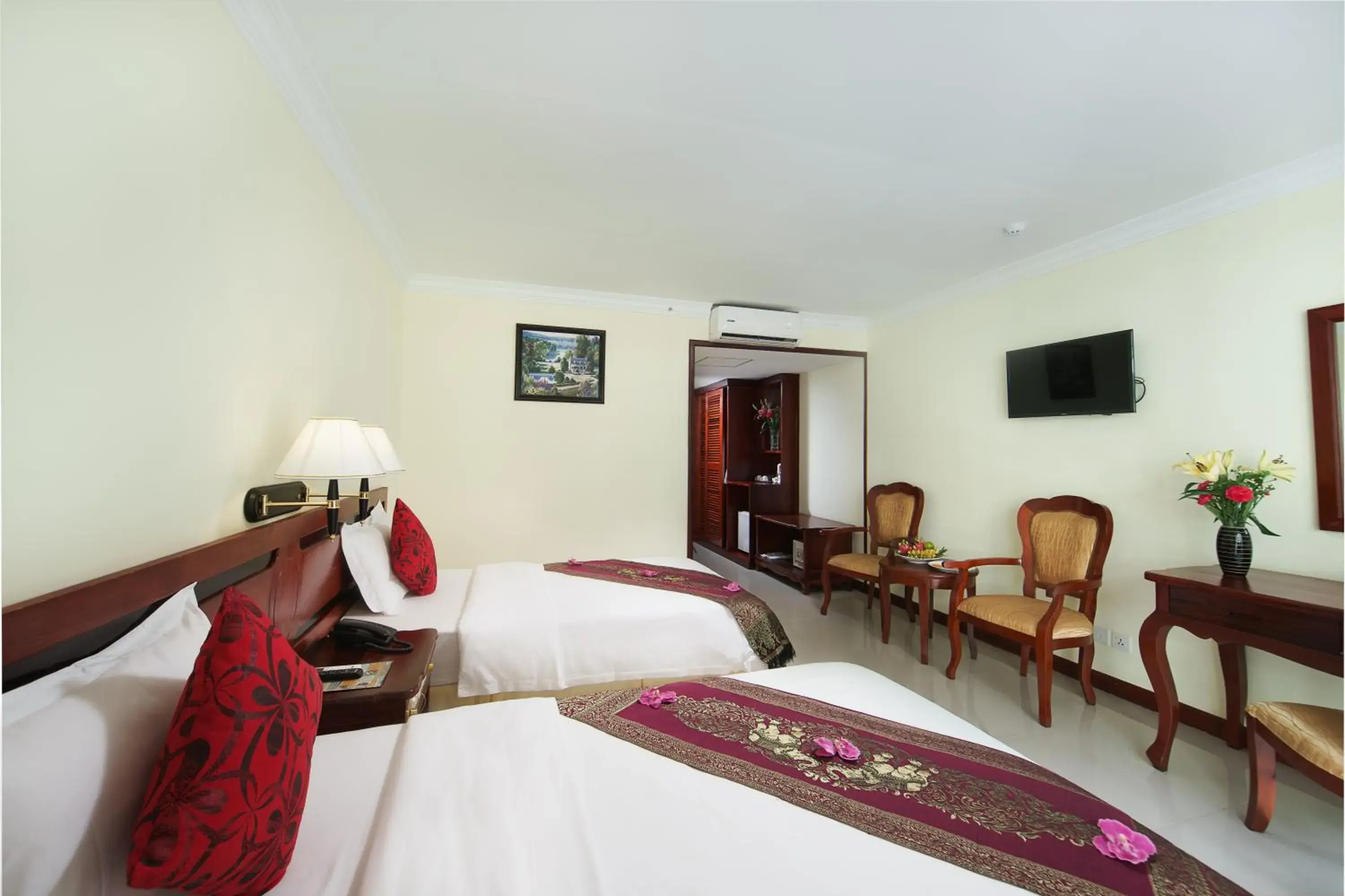 Bed in Smiling Hotel Bed in Smiling Hotel