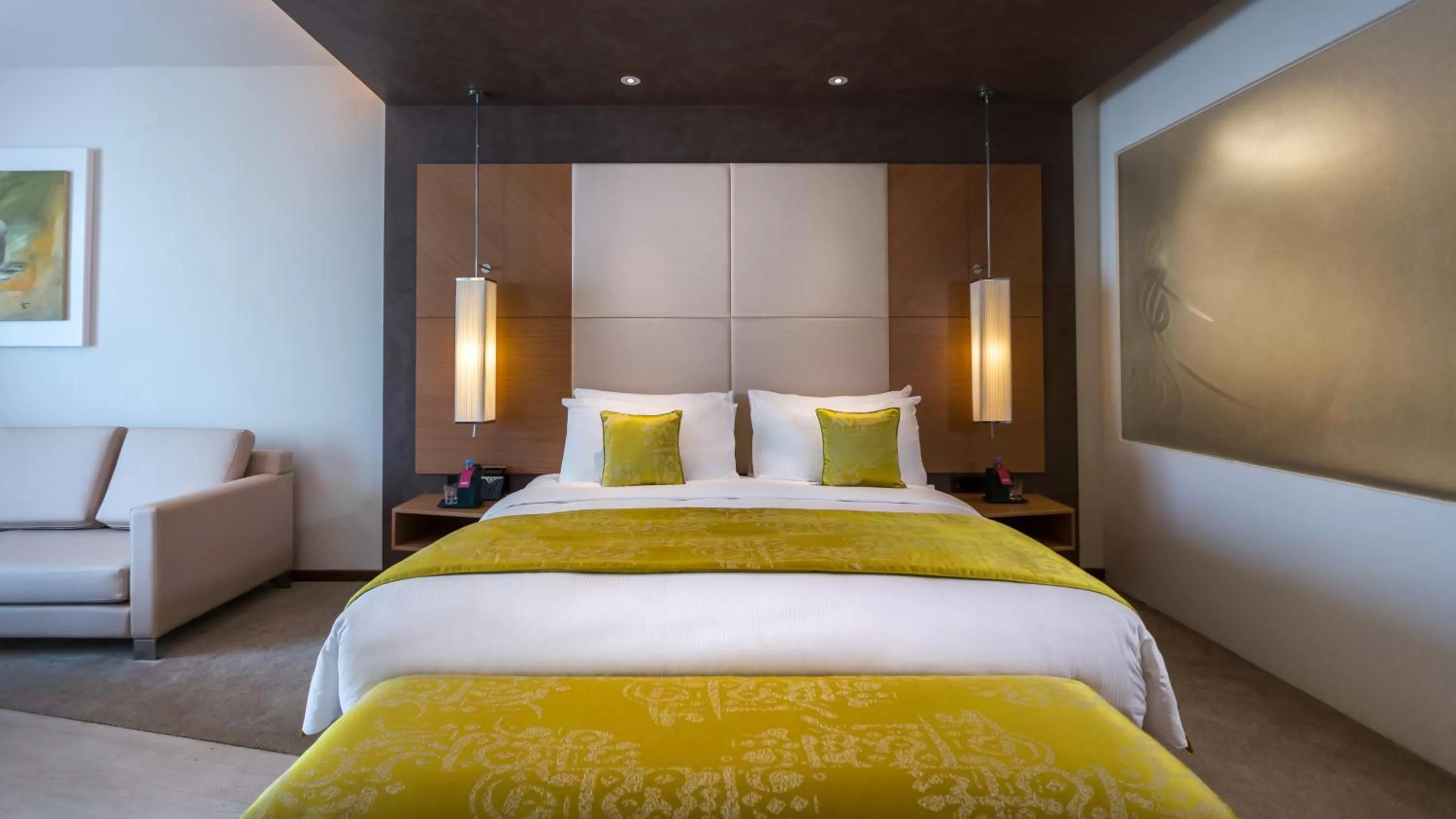 Bedroom, Bed in Mövenpick Hotel du Lac Tunis