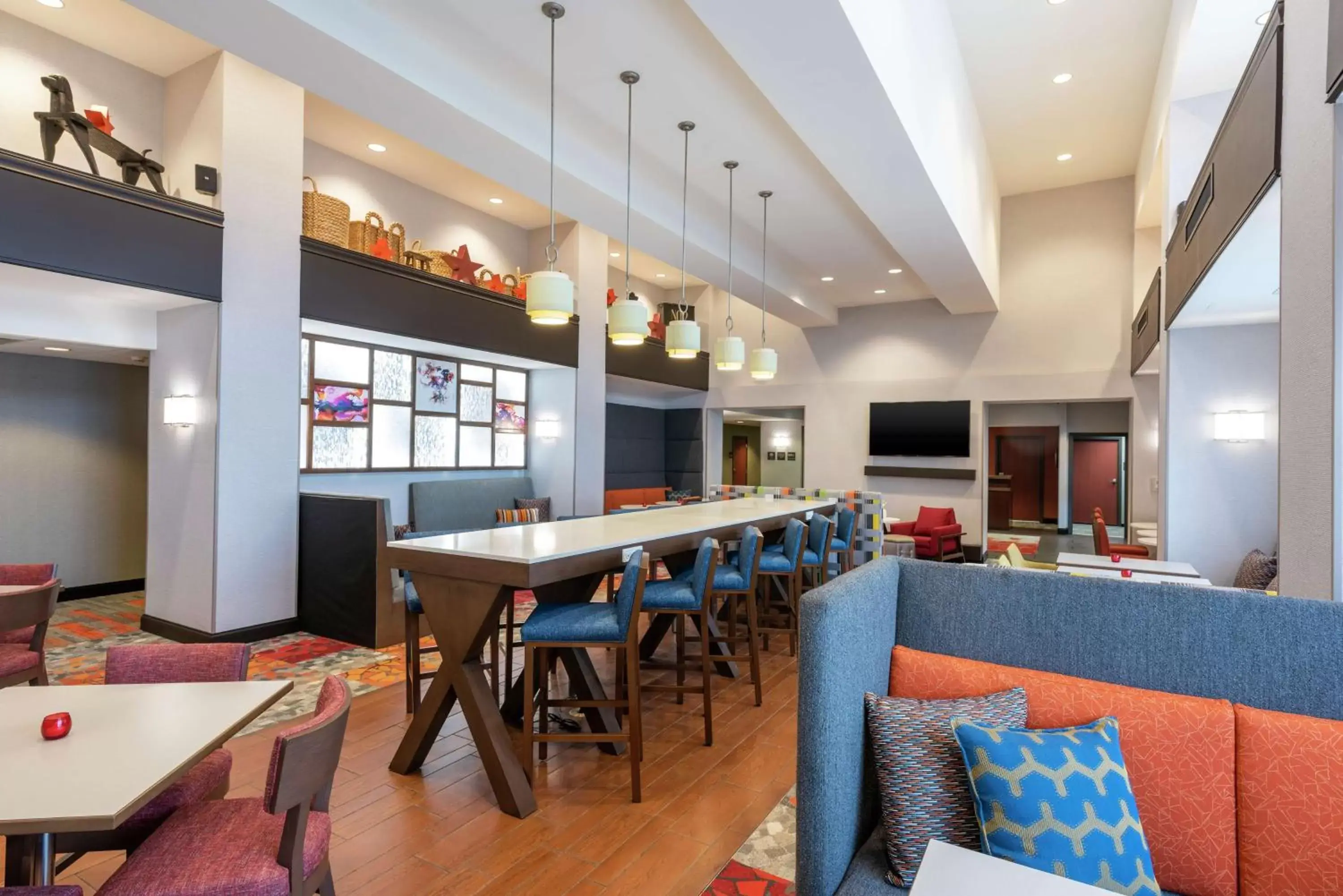 Lobby or reception, Restaurant/Places to Eat in Hampton Inn & Suites Marshalltown