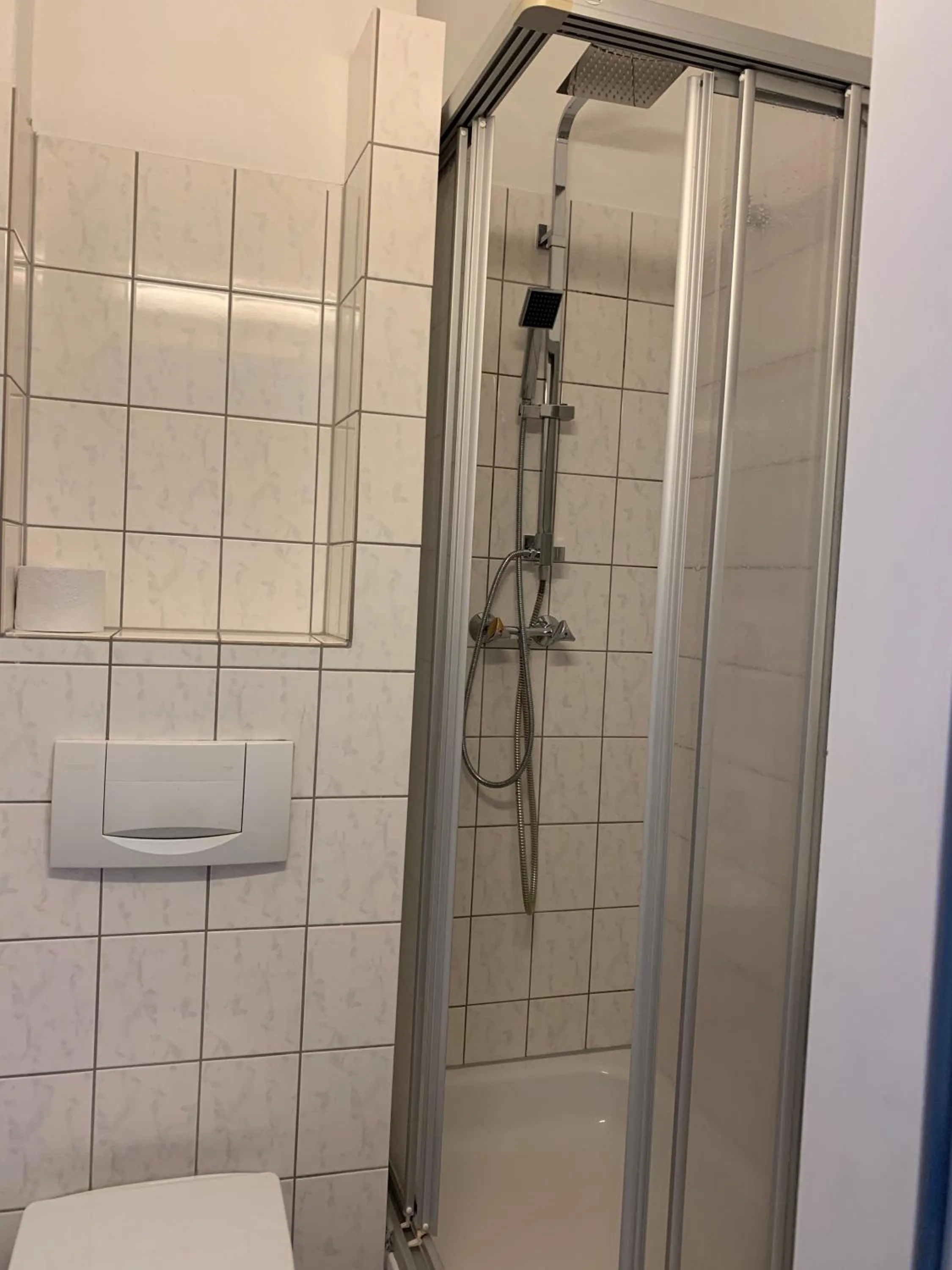 Shower in Hotel Berg