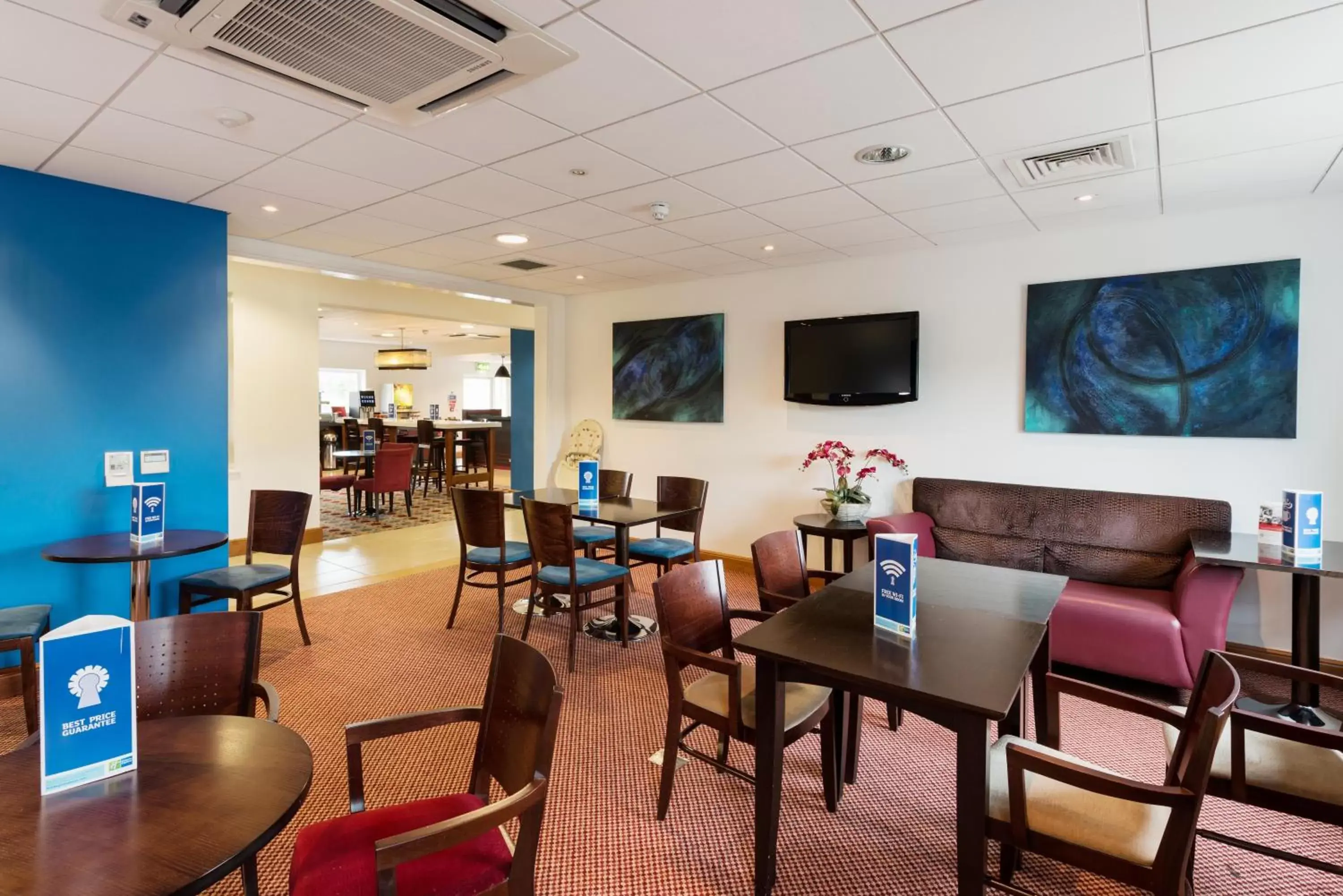 Restaurant/Places to Eat in Holiday Inn Express Braintree, an IHG Hotel