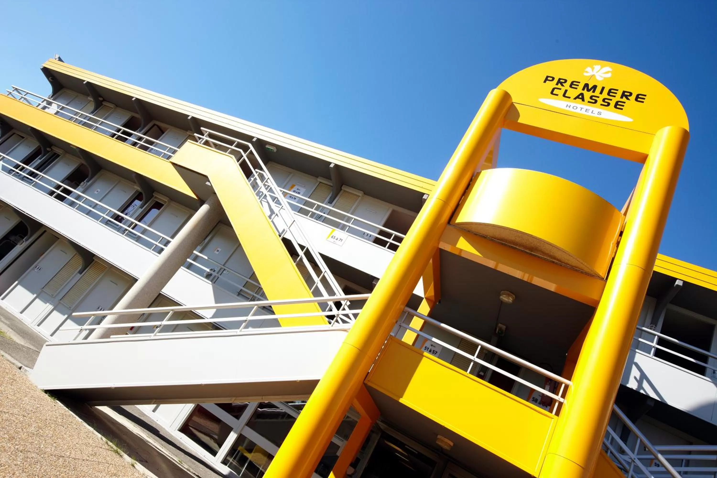 Facade/entrance in Premiere Classe La Rochelle Nord - Puilboreau