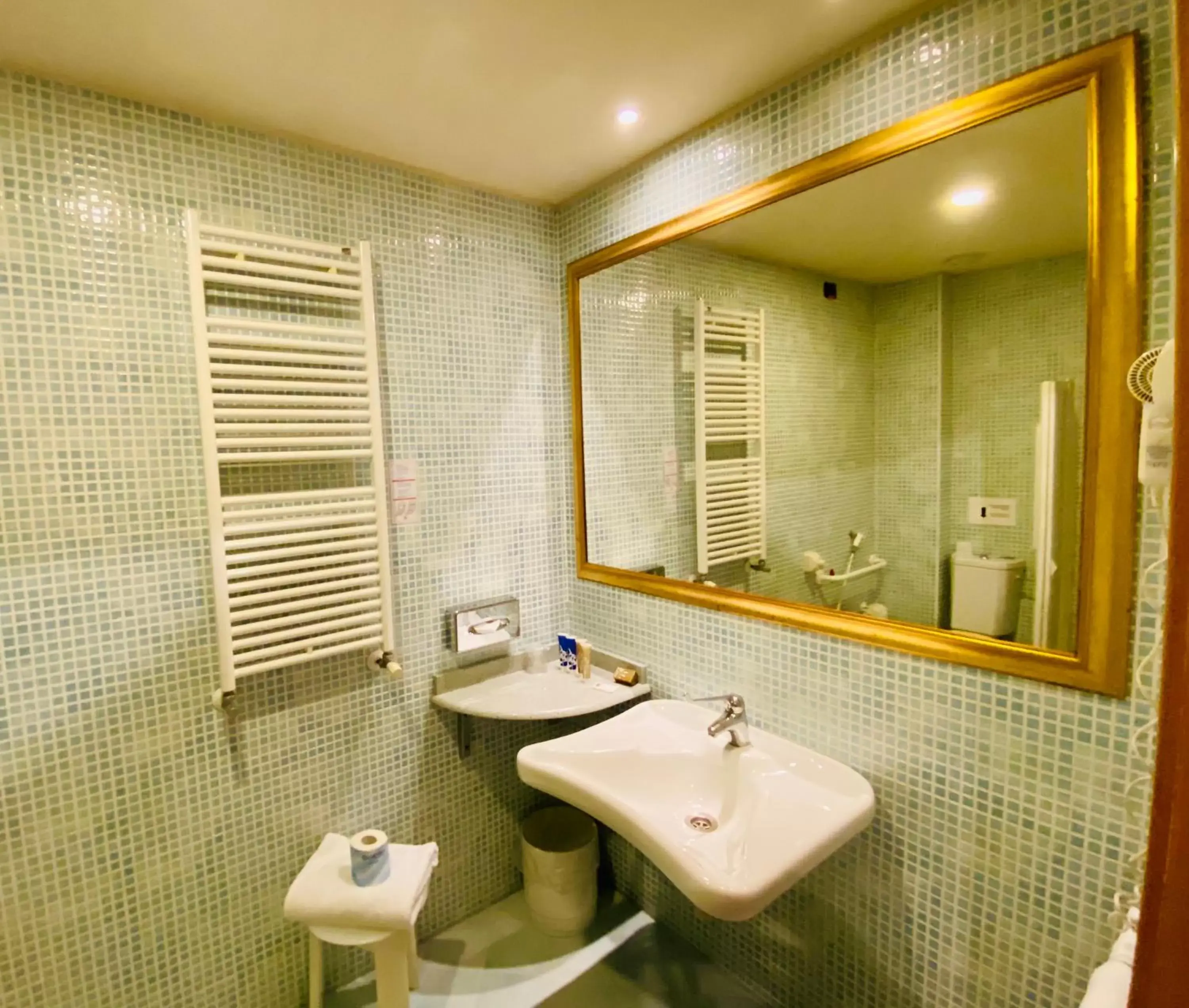 Bathroom in iH Hotels Milano St. John