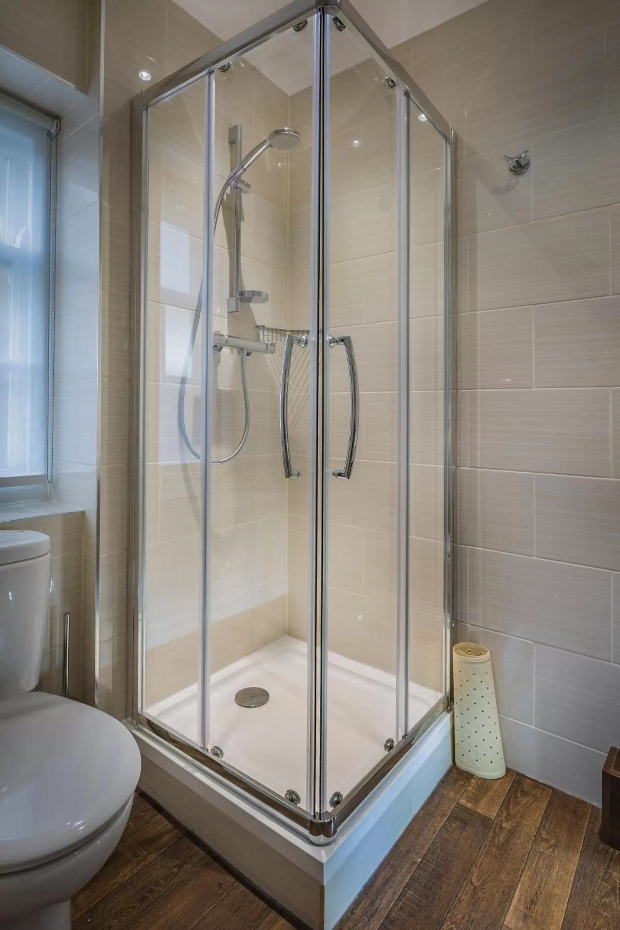 Bathroom in The Golden Fleece Hotel, Thirsk, North Yorkshire