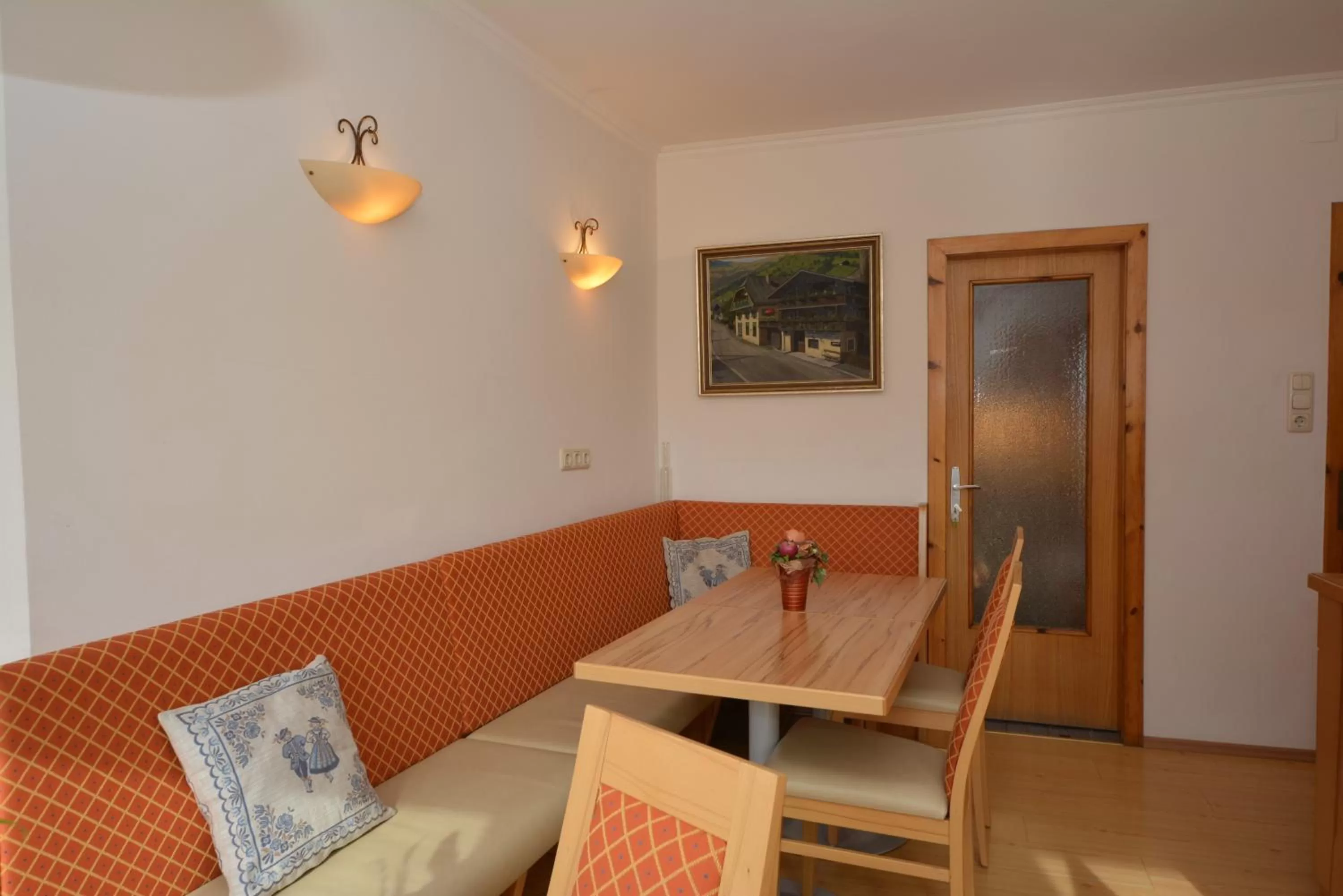 Restaurant/places to eat in Haus Kleineisen by Châtel Reizen