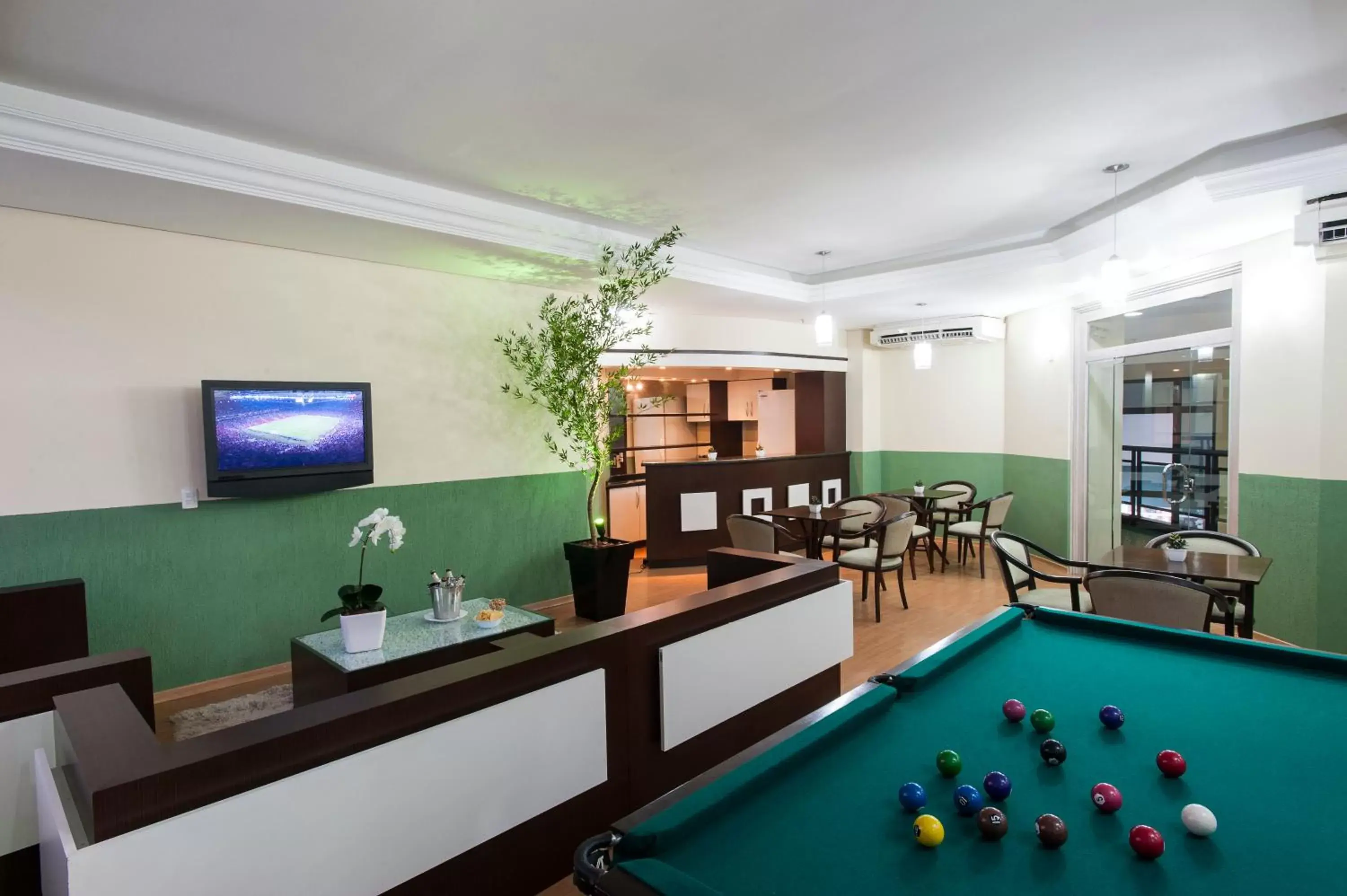 Lounge or bar, Billiards in Swan Caxias do Sul