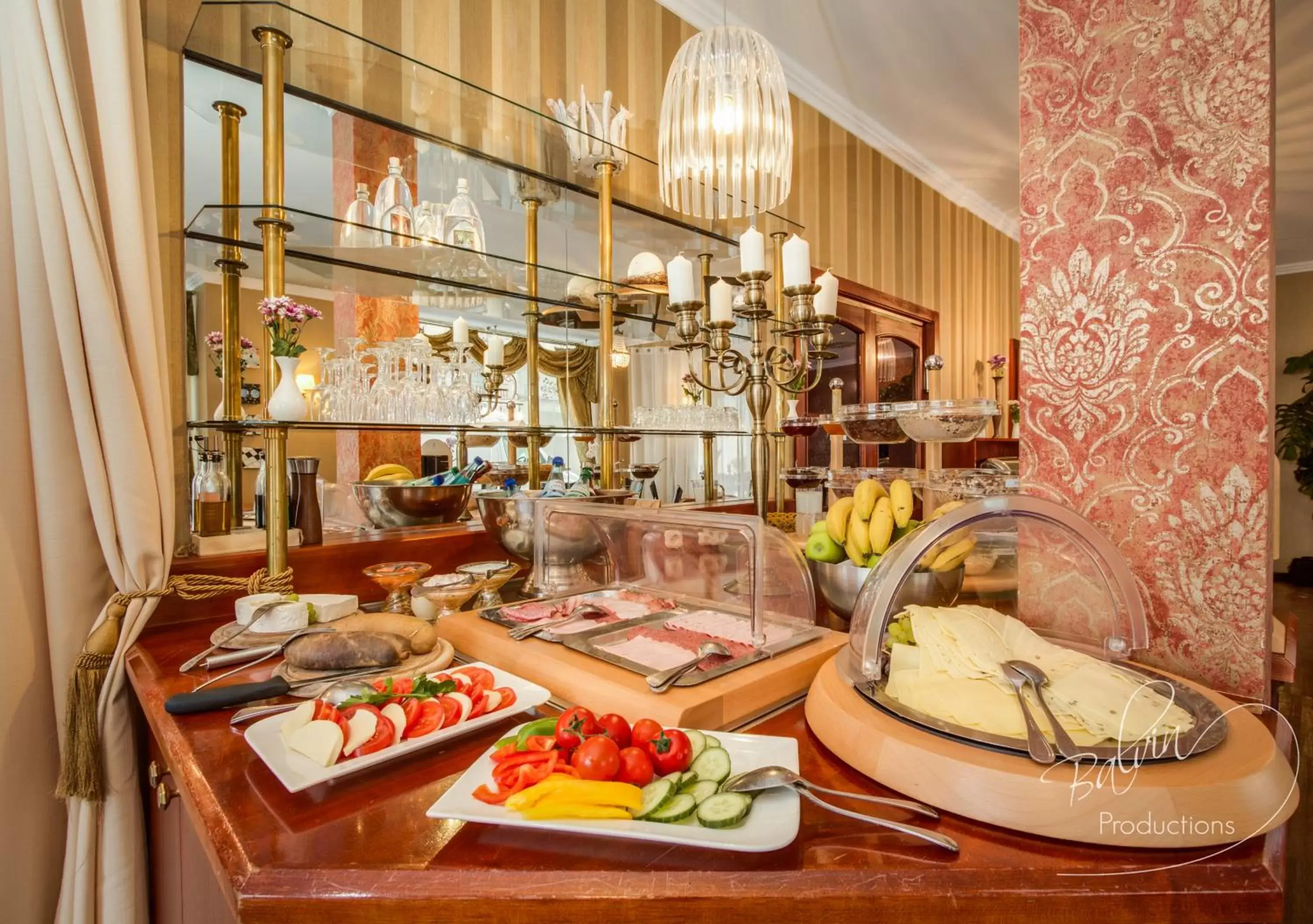 Food and drinks in Akzent Hotel Am Goldenen Strauss