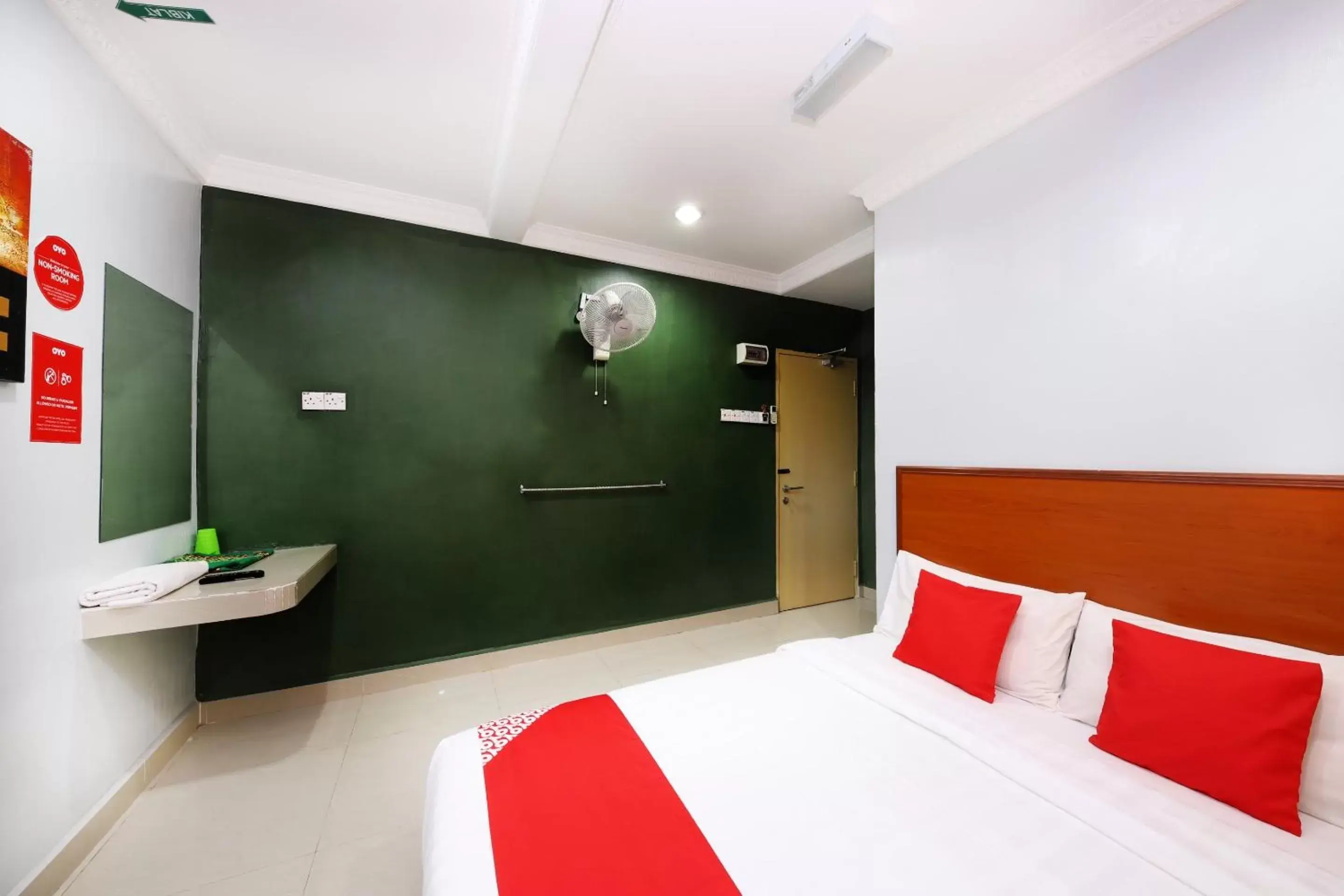 Bedroom, Bathroom in OYO 720 Corridor Hotel 2
