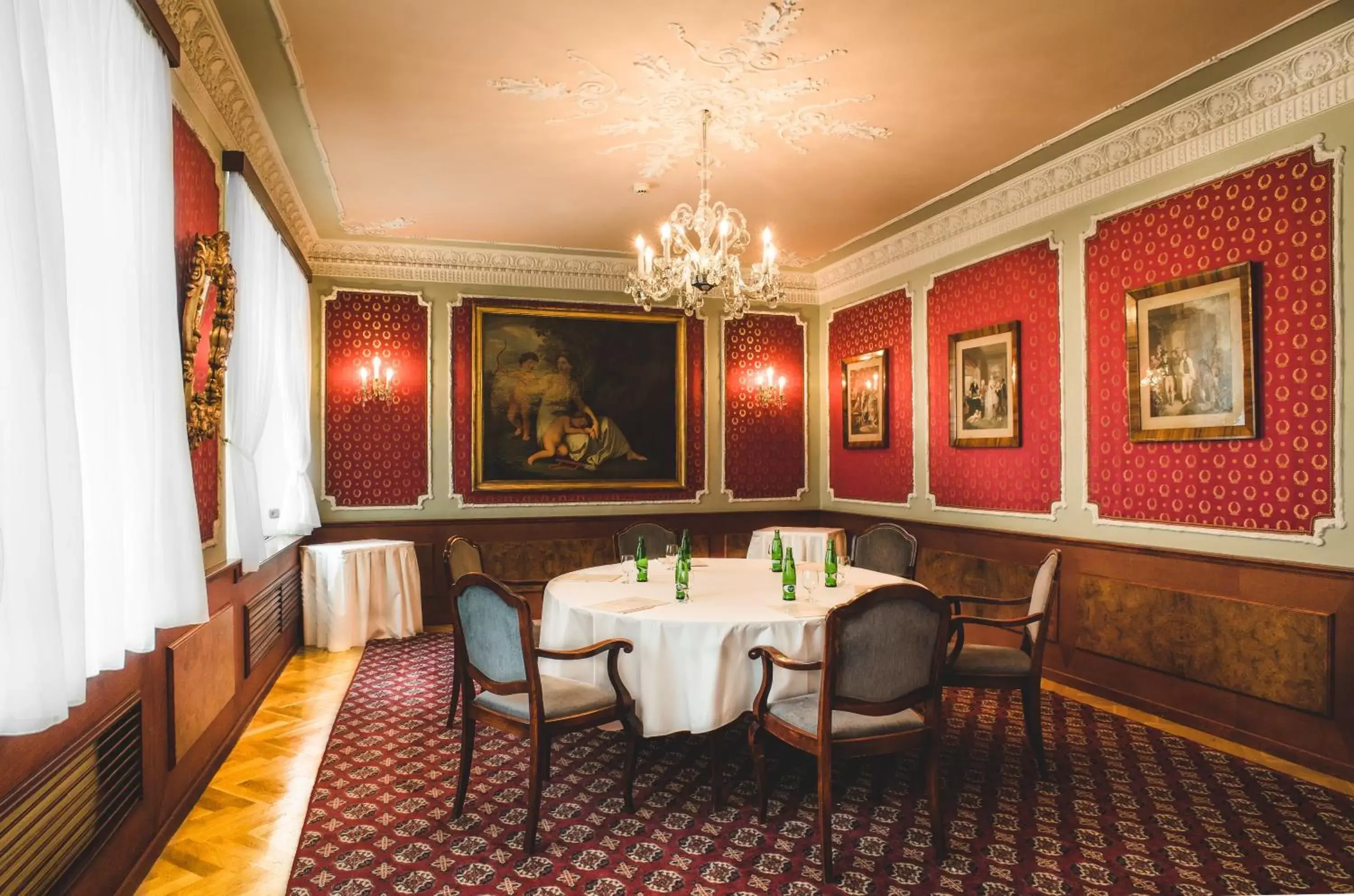 Banquet/Function facilities, Restaurant/Places to Eat in Esplanade Prague