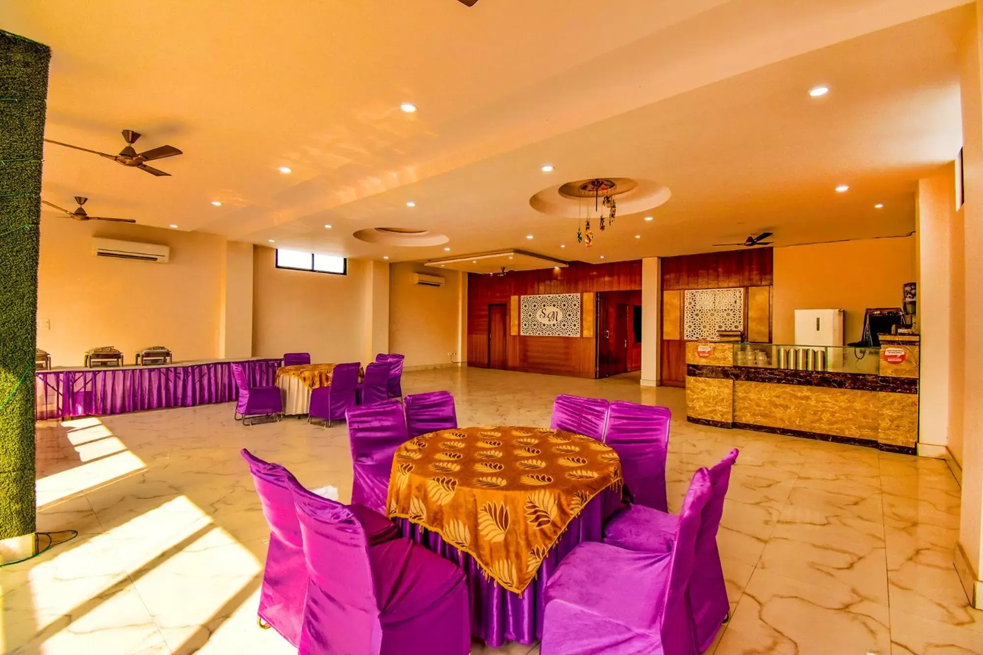 Breakfast, Banquet Facilities in FabHotel Prime Sumanglam Breakfast, Banquet Facilities in FabHotel Prime Sumanglam