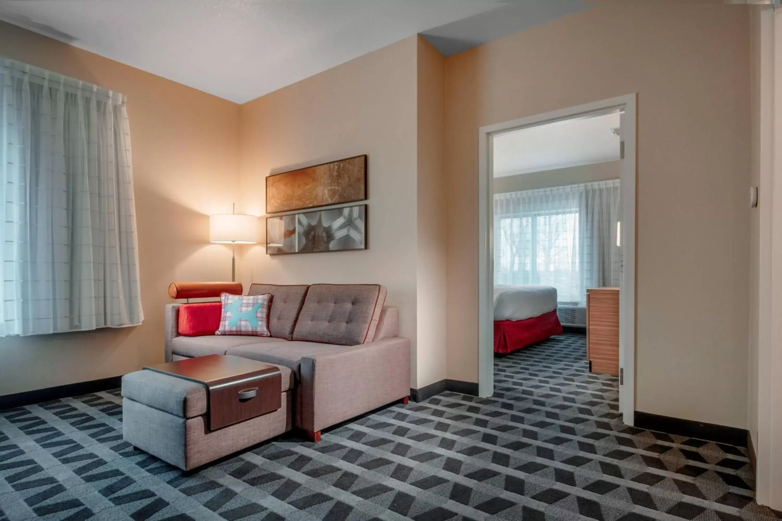 Bedroom, Seating Area in TownePlace Suites by Marriott Toledo Oregon