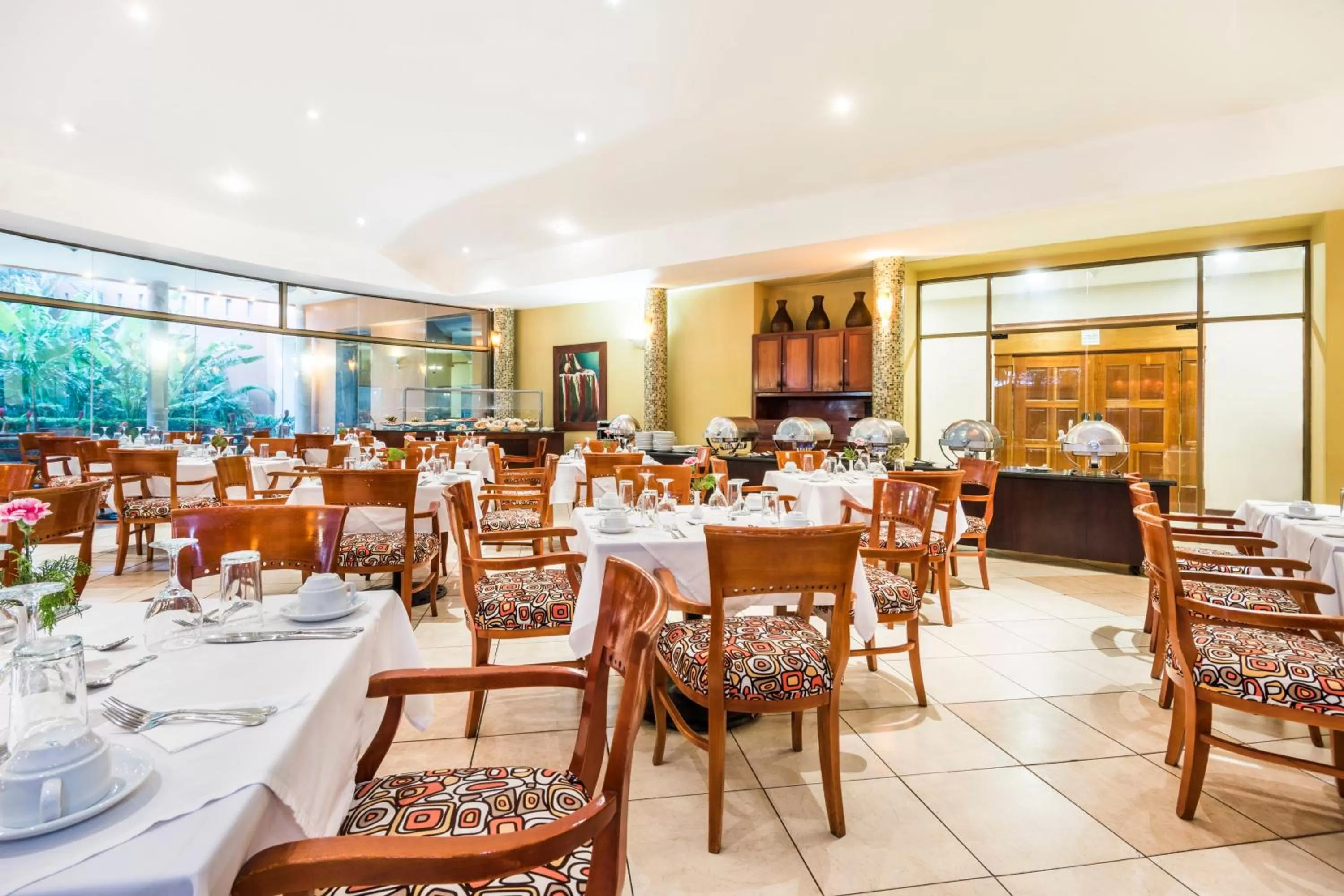 Restaurant/places to eat in Holiday Inn Convention Center by IHG