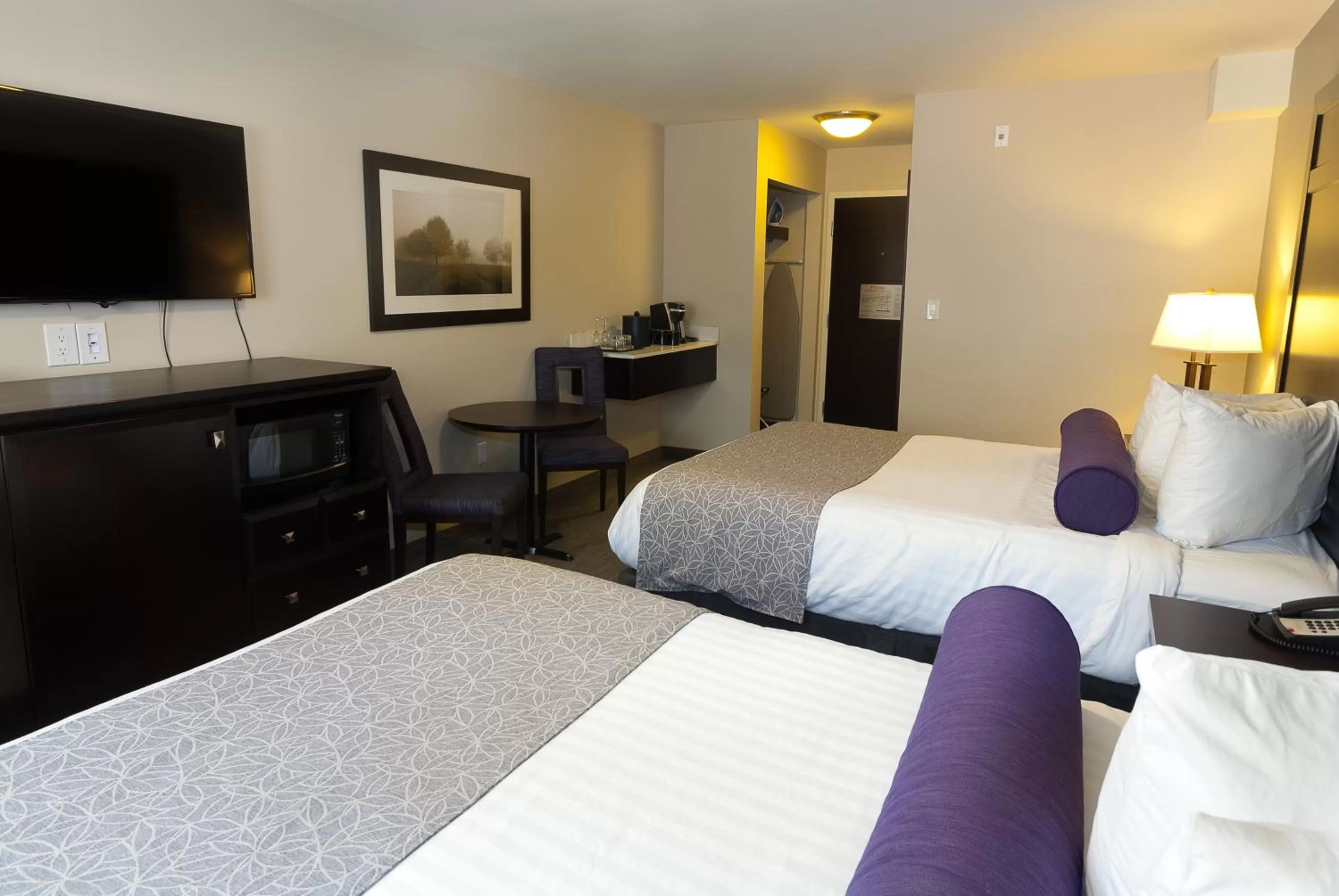 Bedroom, Bed in The Kanata by BCMInns Blairmore