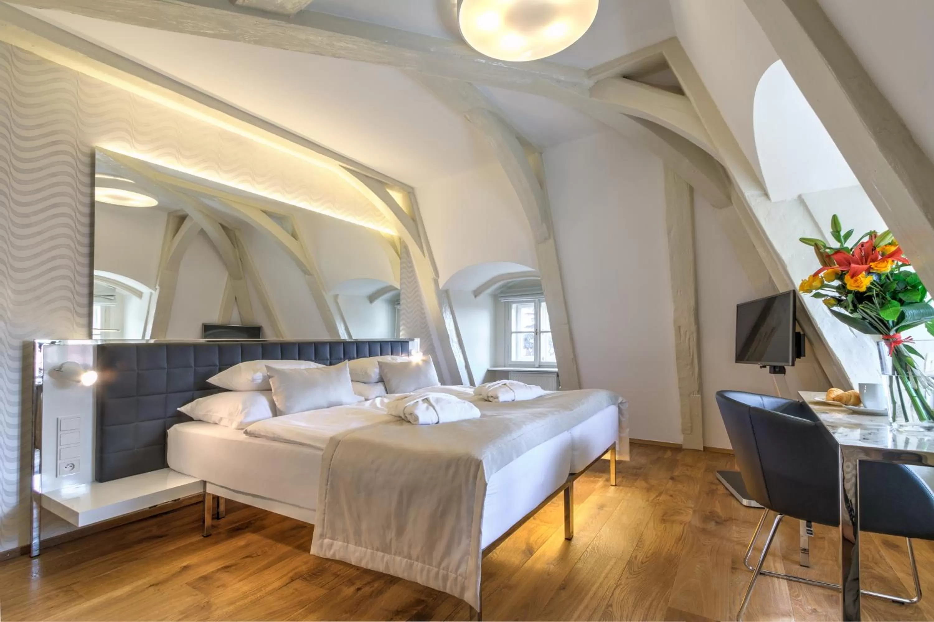 Bedroom, Bed in Golden Star