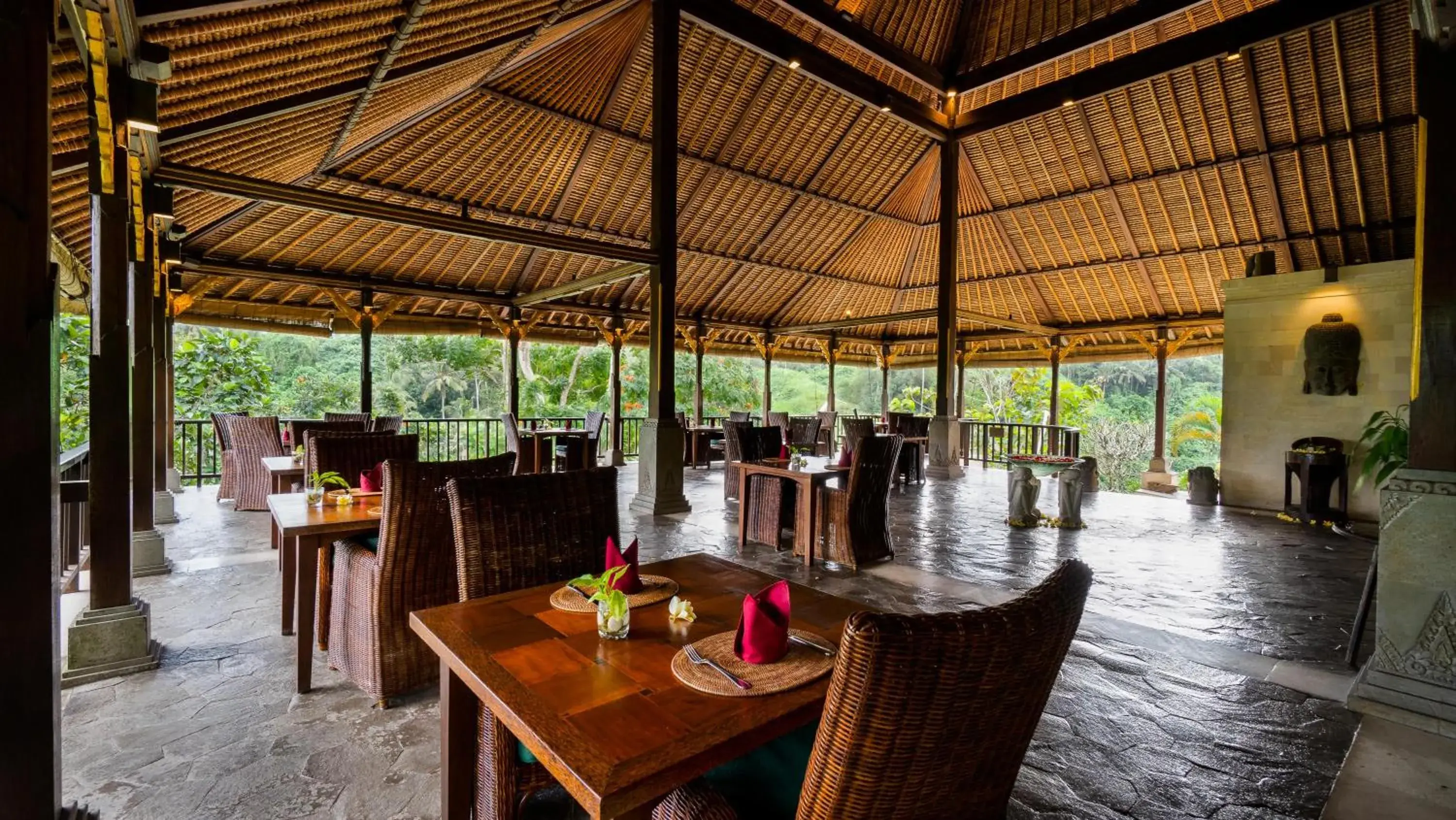 Restaurant/Places to Eat in Natura Resort and Spa