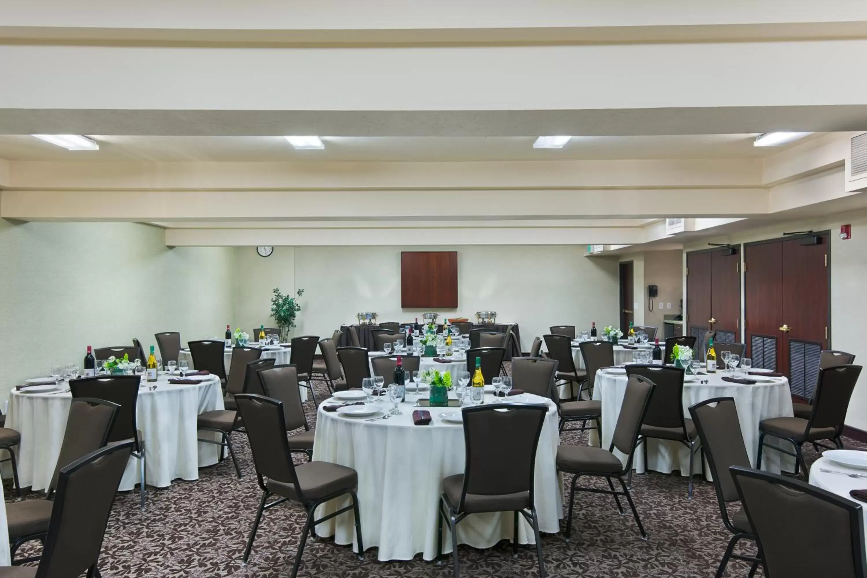 Banquet/Function facilities, Restaurant/Places to Eat in Oxford Suites Spokane Valley