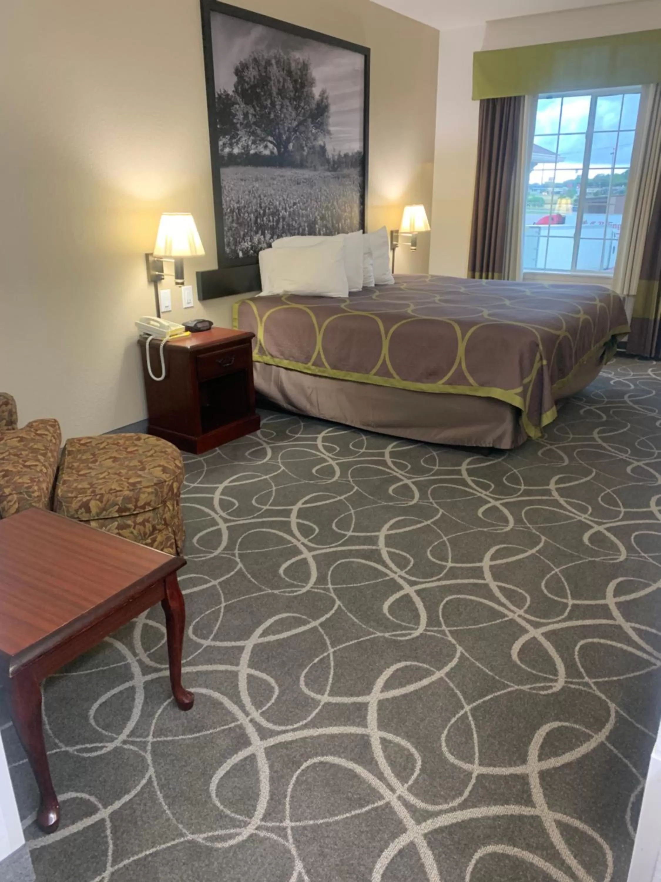 Bed in Super 8 by Wyndham Hillsboro TX