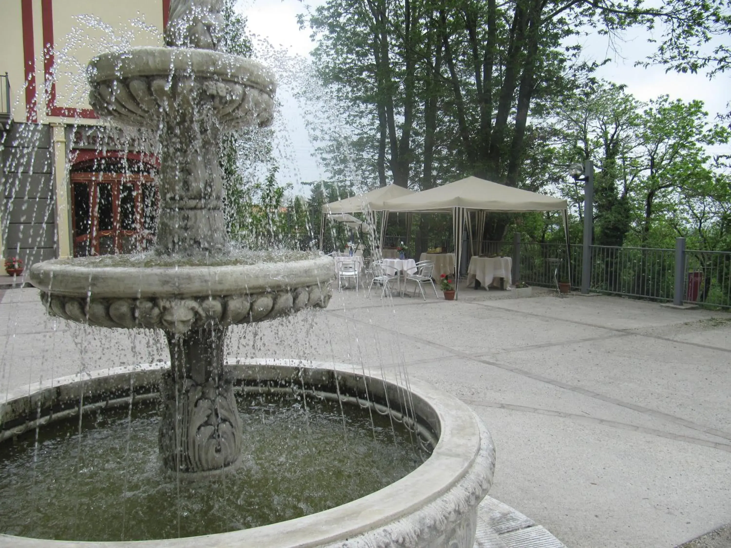 Facade/entrance in Royal Hotel Montevergine