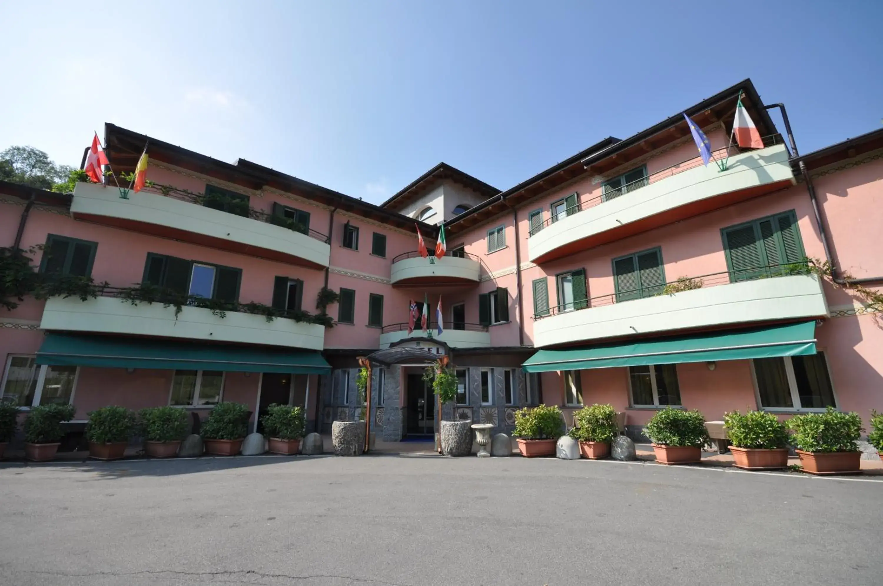 Property Building in Impero Hotel Varese Beauty & Spa