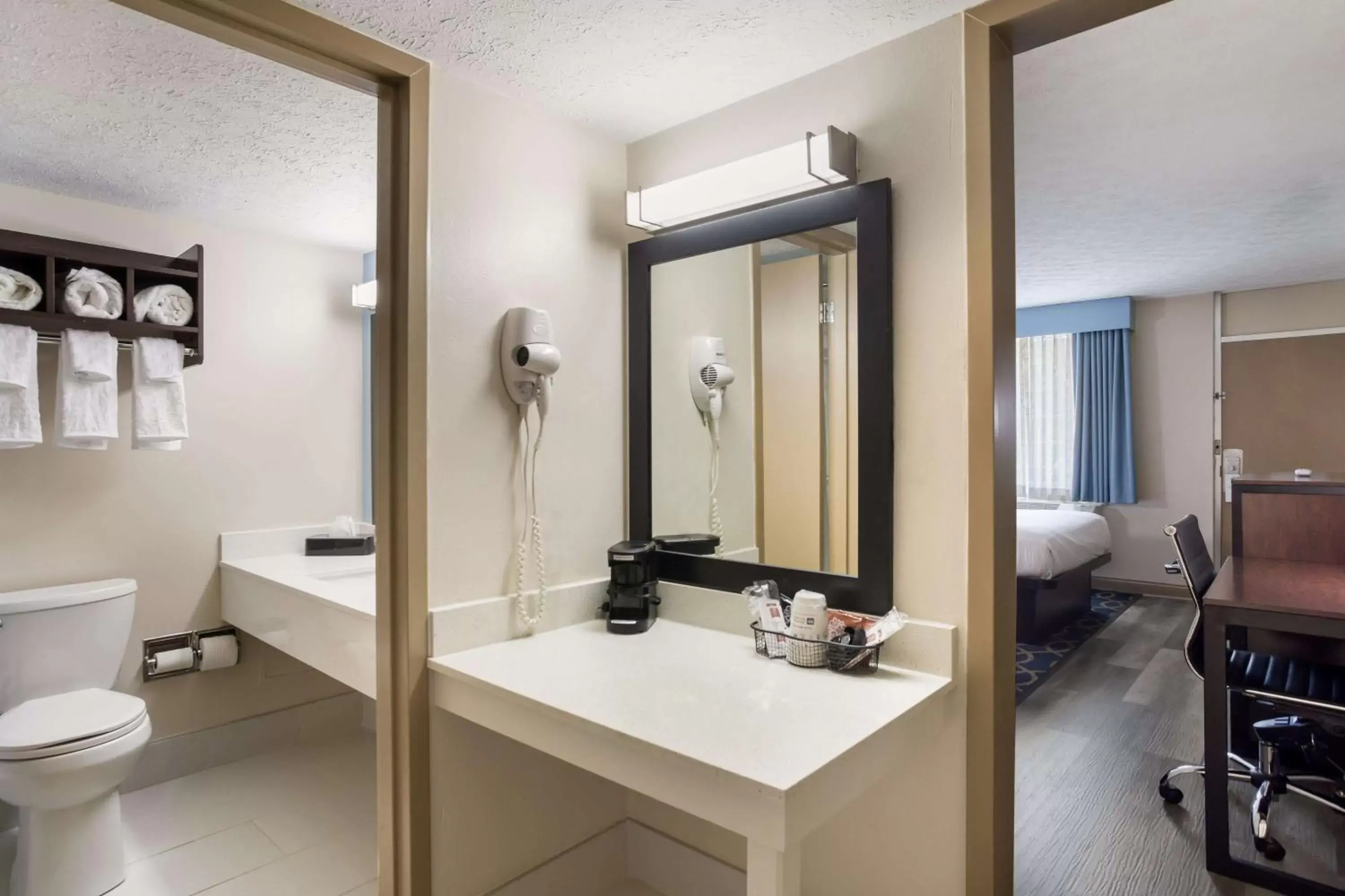 Toilet, Bathroom in SureStay Hotel by Best Western Bardstown General Nelson