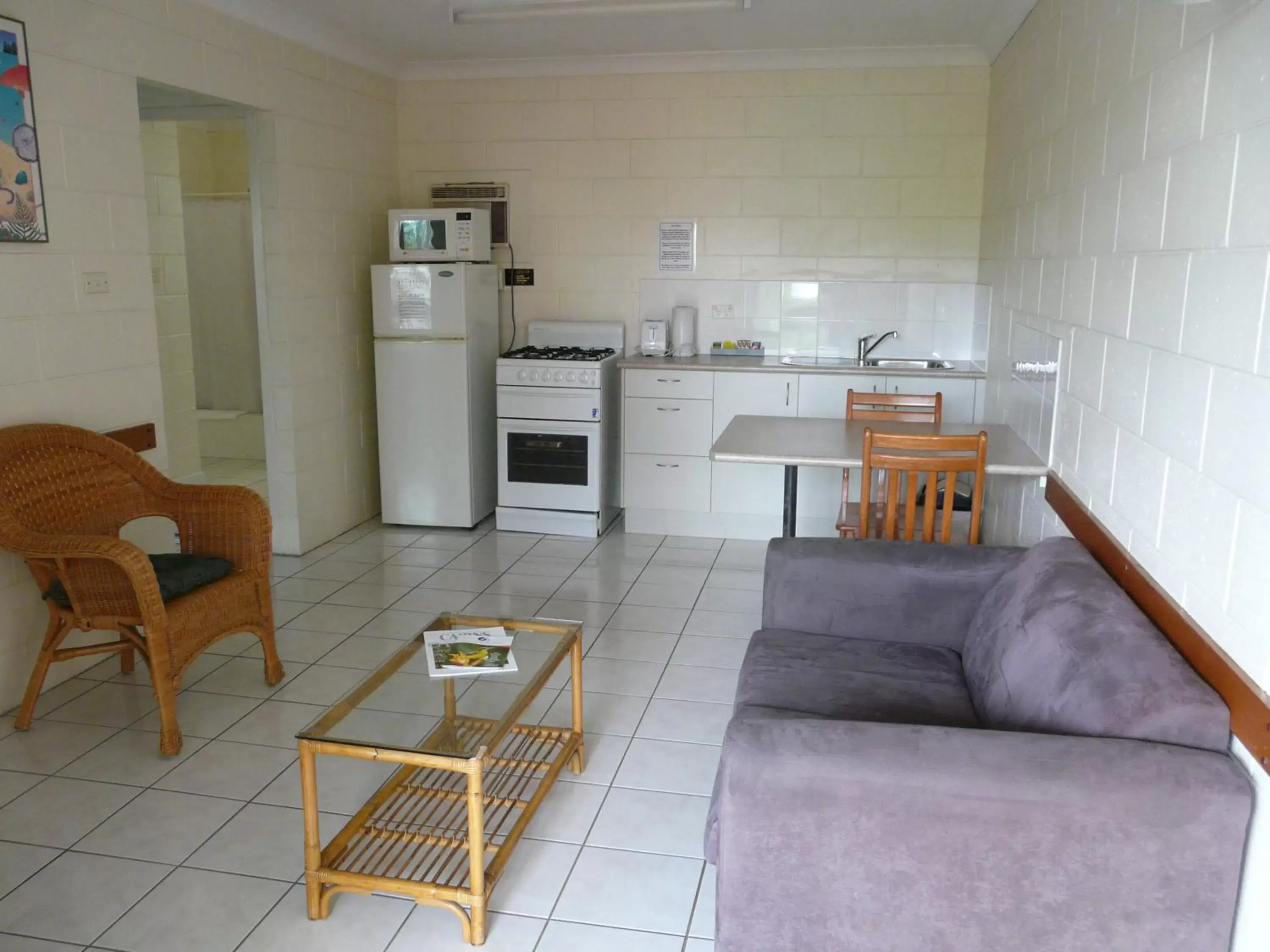 One-Bedroom Apartment in Oasis Inn Apartments One-Bedroom Apartment in Oasis Inn Apartments