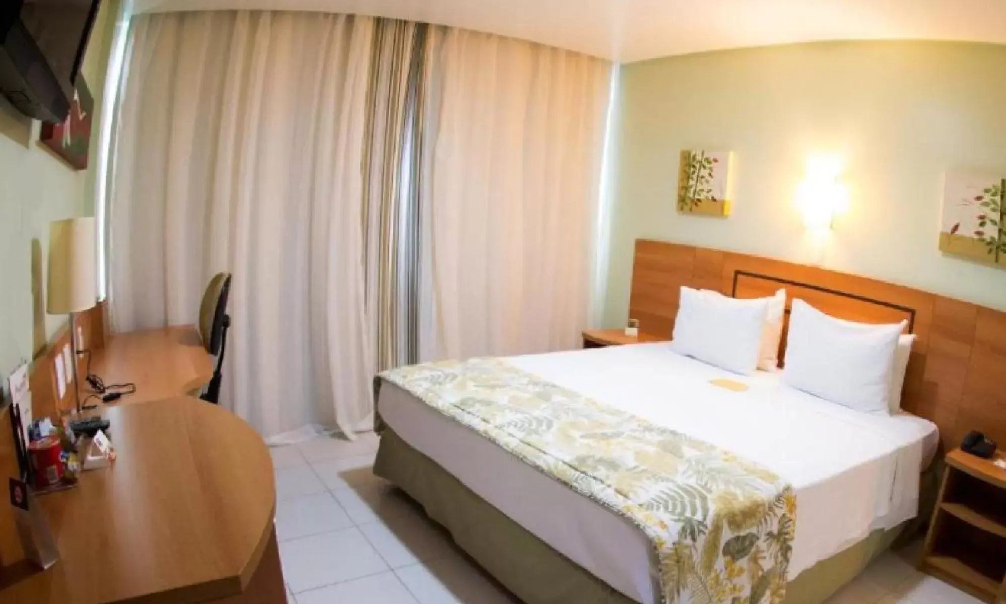 Photo of the whole room, Bed in Comfort Hotel Manaus