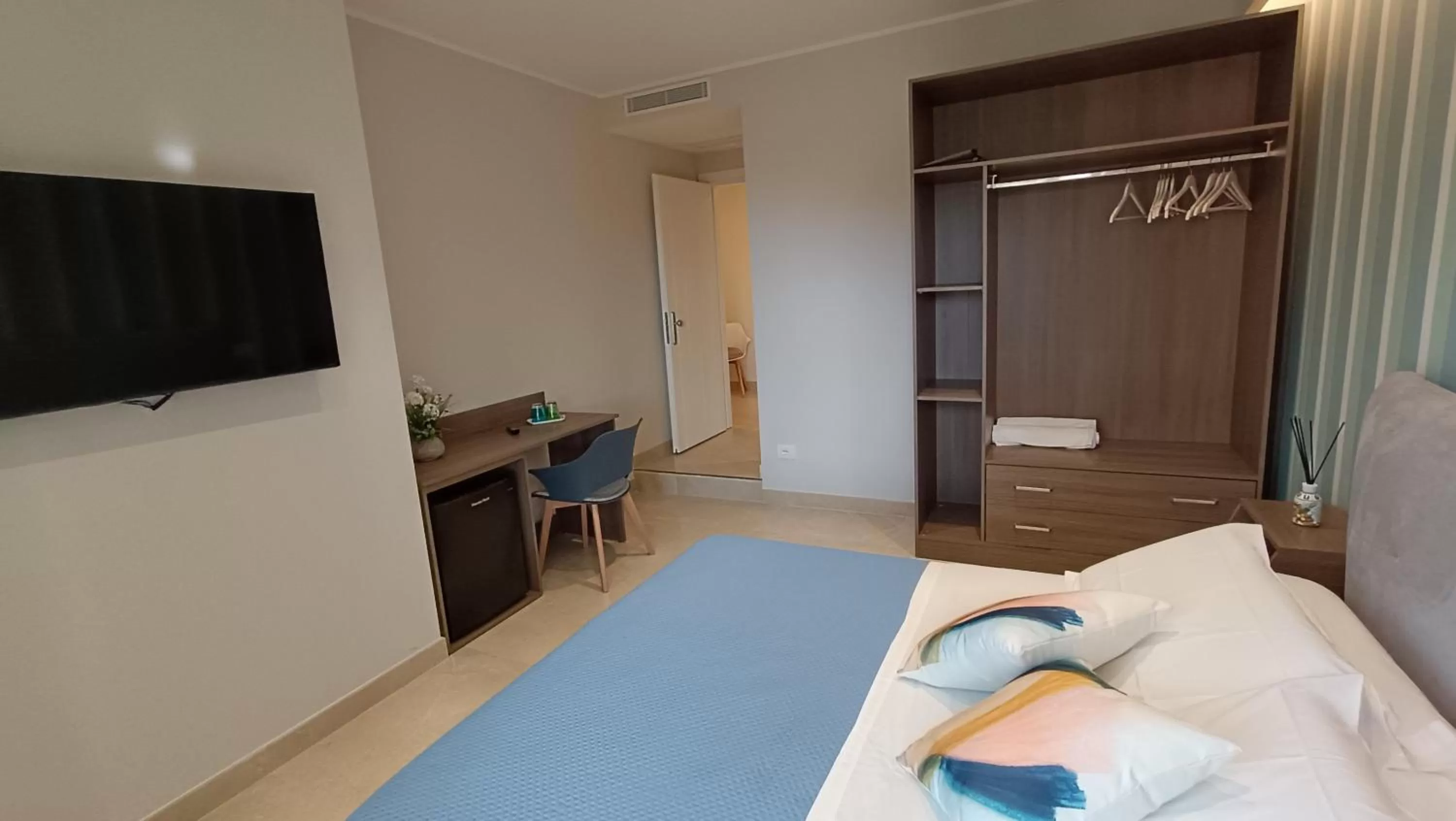 Photo of the whole room, Bed in Maison Tullio Sorrento