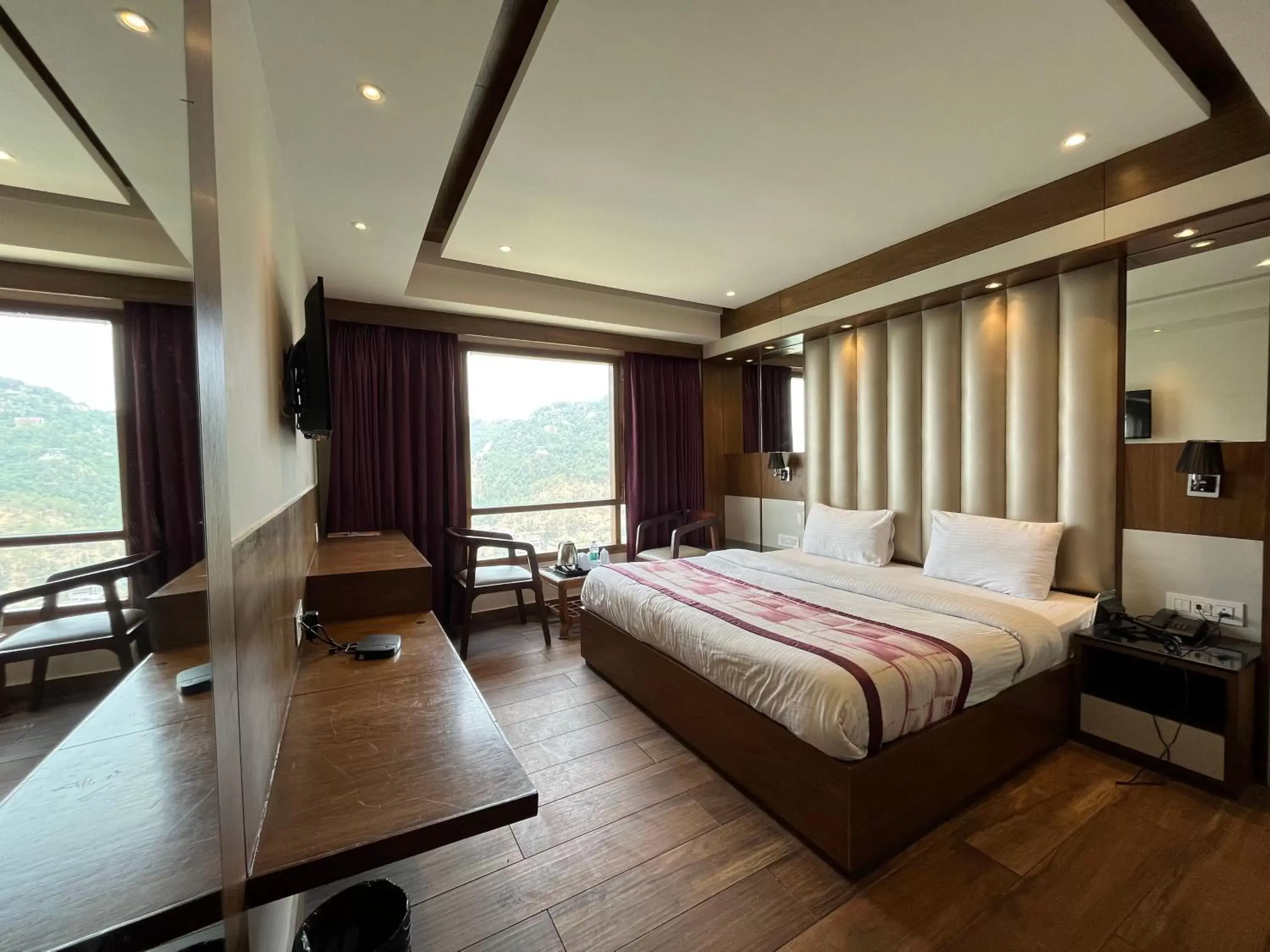 Photo of the whole room, Bed in Mahaveer Shimla By Royal Collection Hotels Photo of the whole room, Bed in Mahaveer Shimla By Royal Collection Hotels