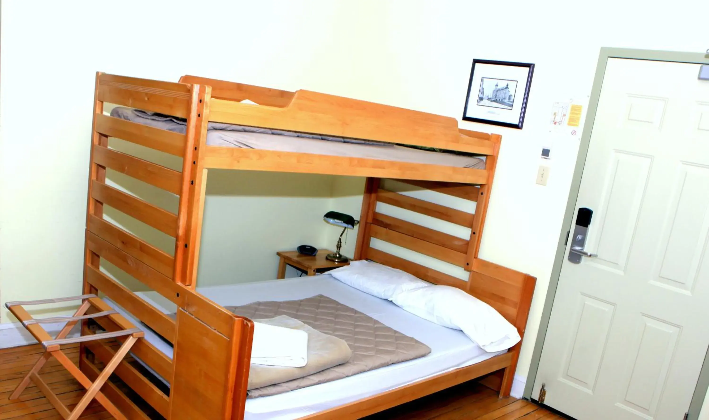 Bunk Bed in Auberge Internationale de Quebec - HI CANADA