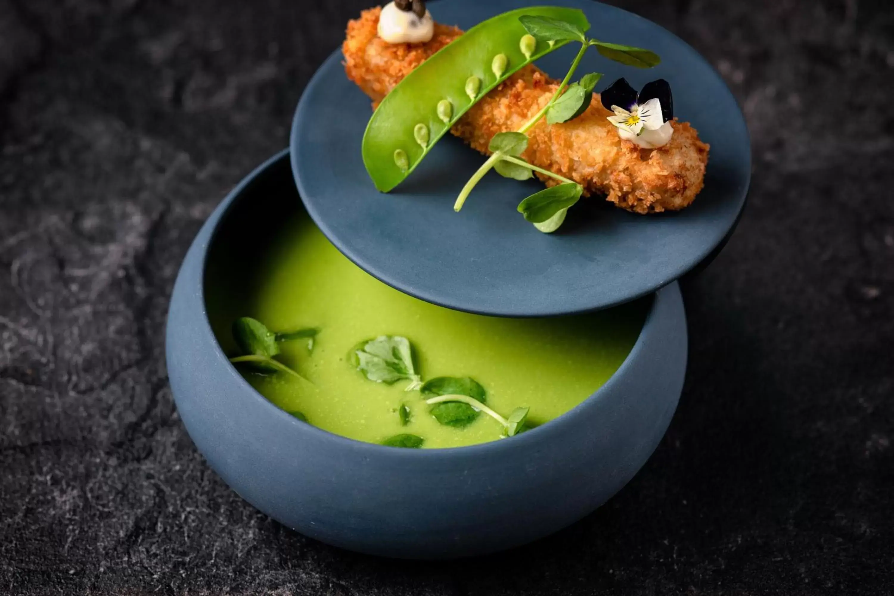 Restaurant/places to eat in Crowne Plaza London Heathrow T4 by IHG Restaurant/places to eat in Crowne Plaza London Heathrow T4 by IHG