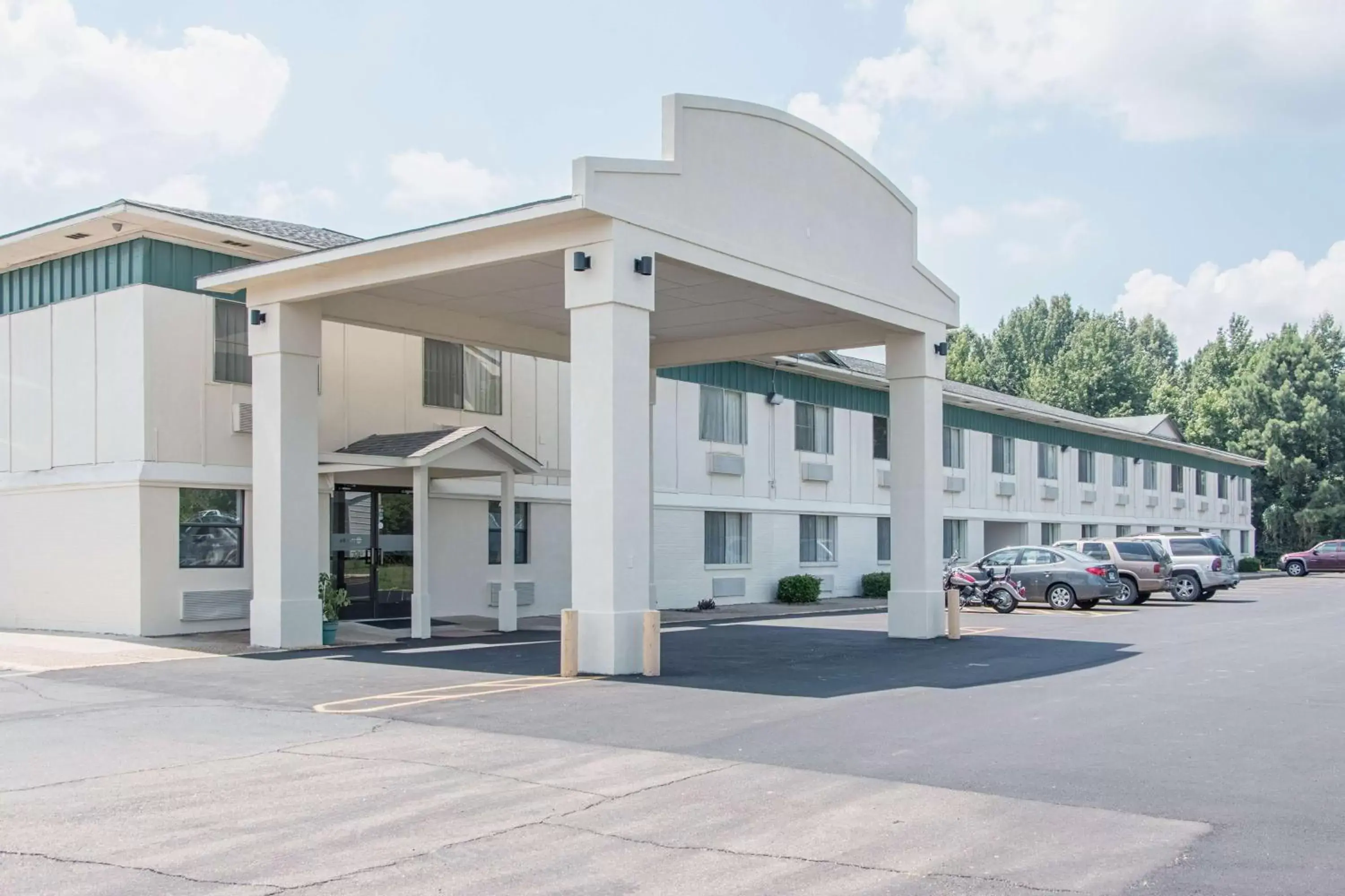 Property Building in Motel 6-Hope, AR