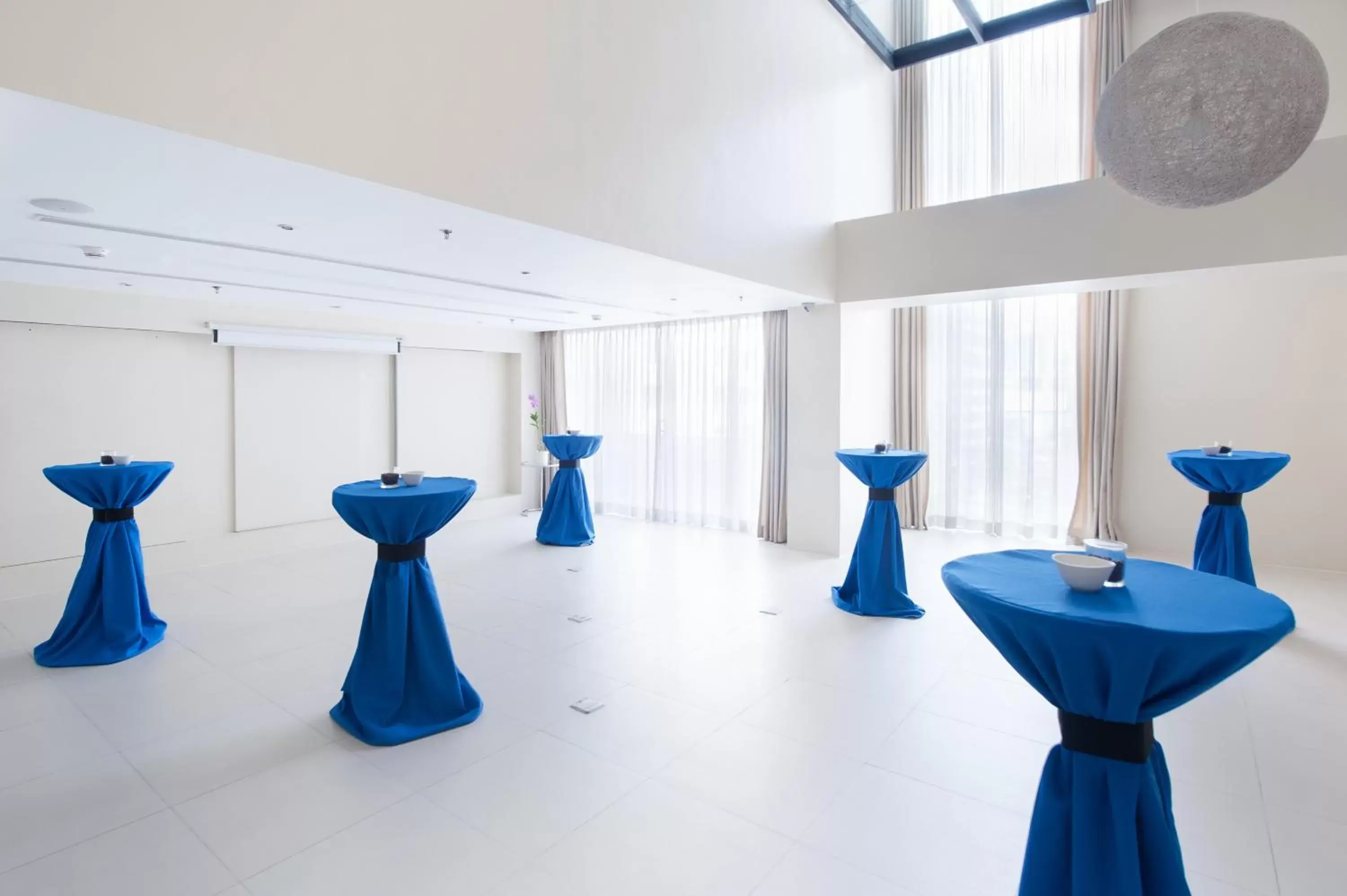 Banquet/Function facilities, Bathroom in The Picasso Boutique Serviced Residences Managed by HII