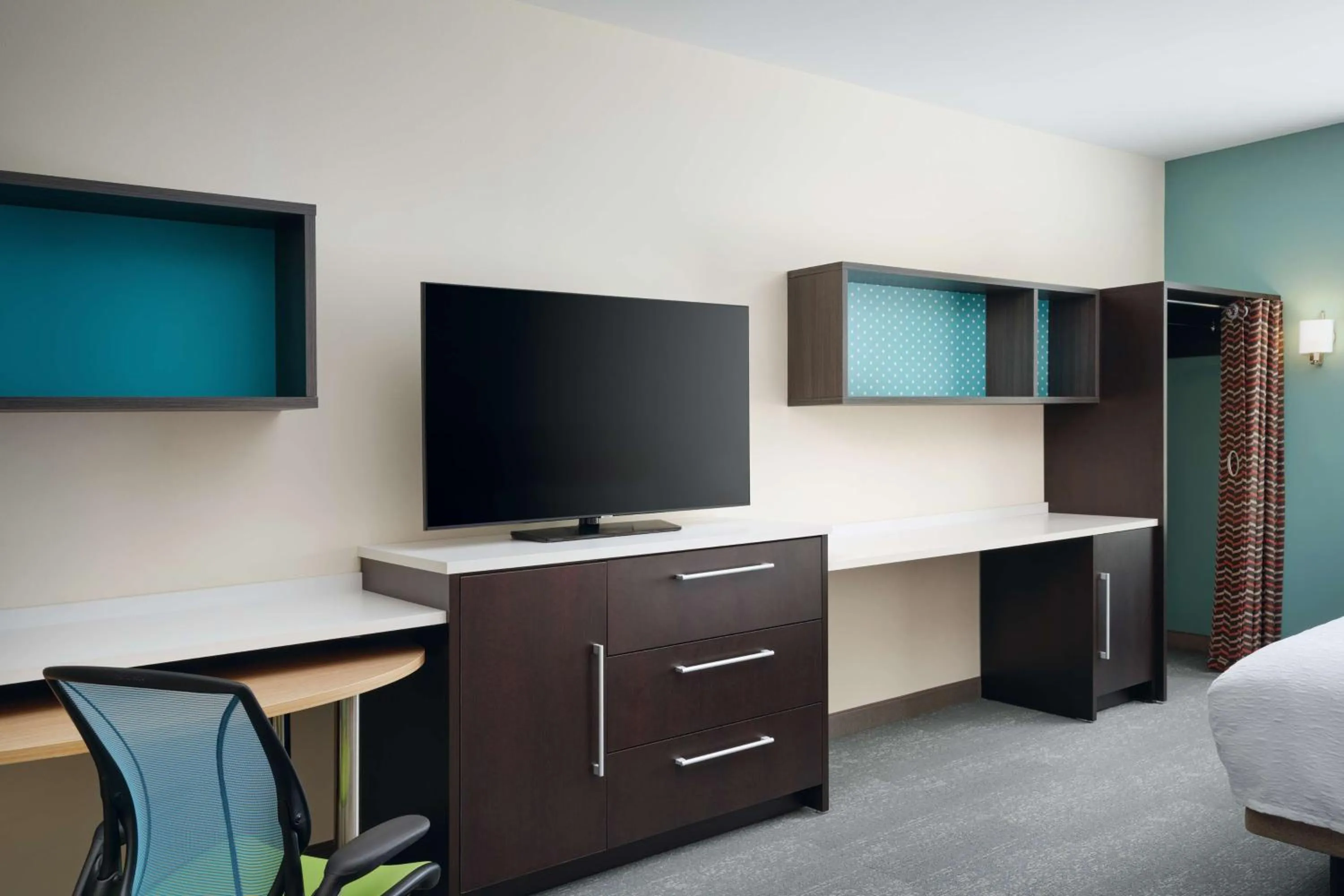 Bedroom, Bed in Home2 Suites By Hilton Richmond Glenside