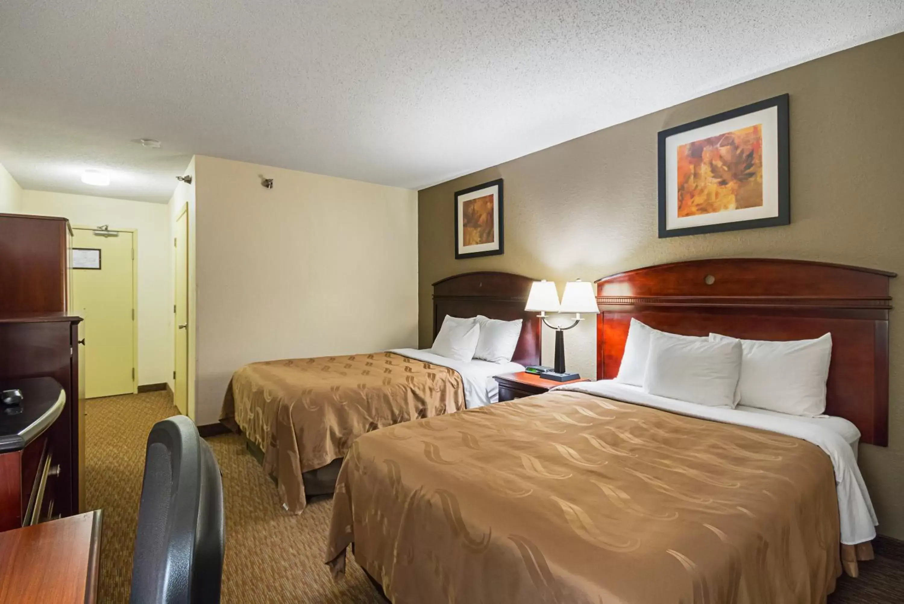 Double Room with Two Double Beds - Disability Access/Non-Smoking in Quality Inn Fairmont Double Room with Two Double Beds - Disability Access/Non-Smoking in Quality Inn Fairmont