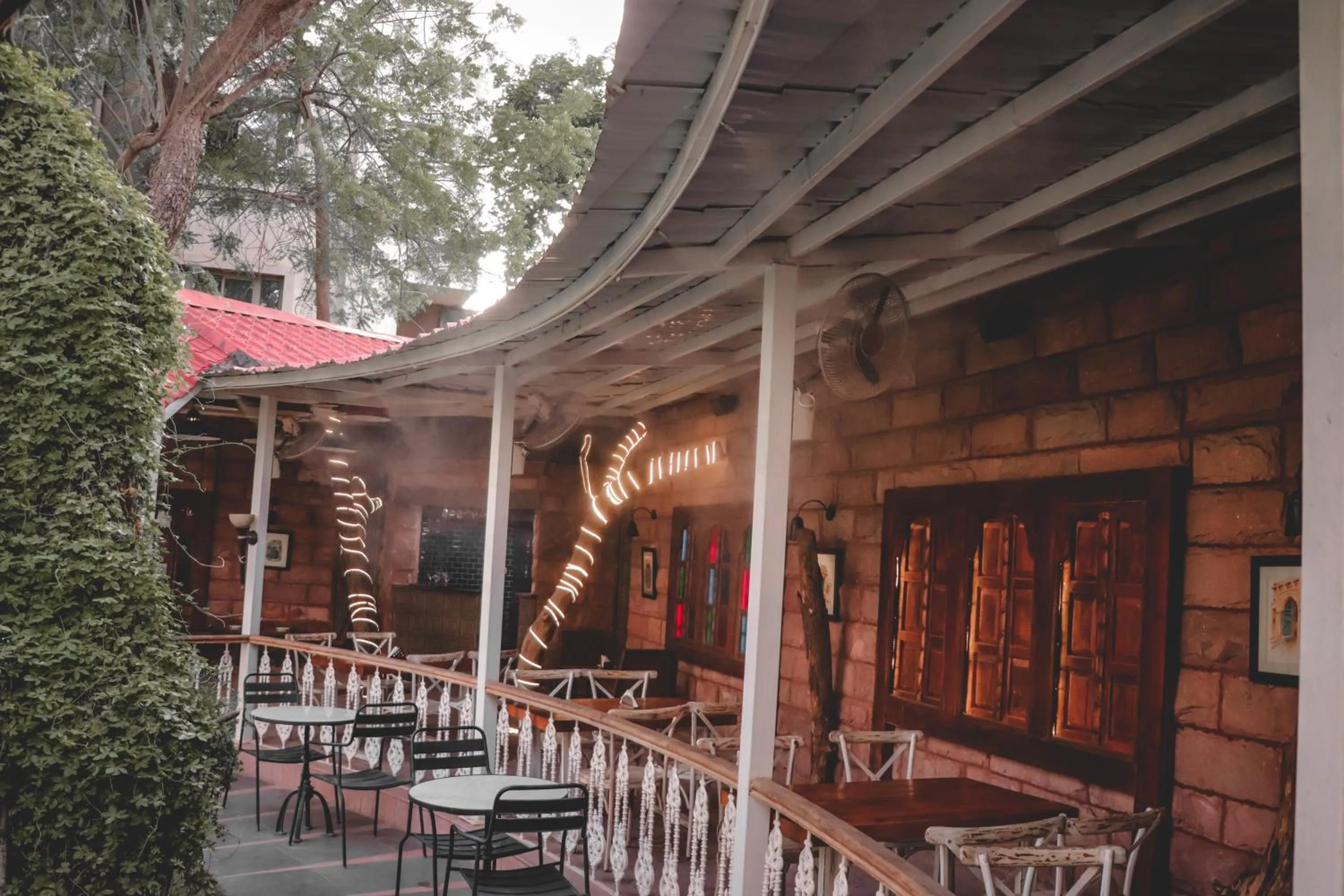 Restaurant/places to eat in Park Plaza Jodhpur