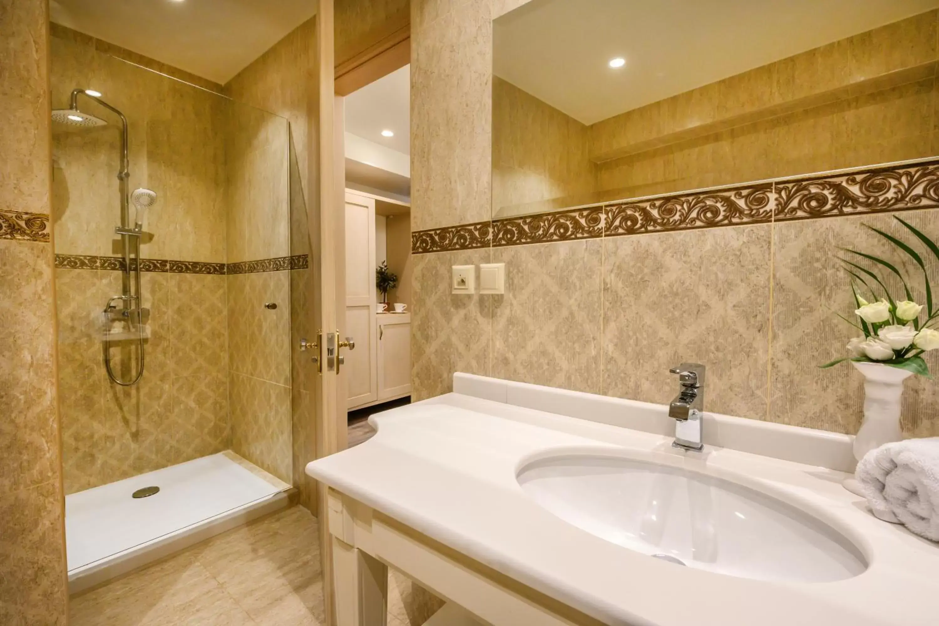 Bathroom in Emerald Suites