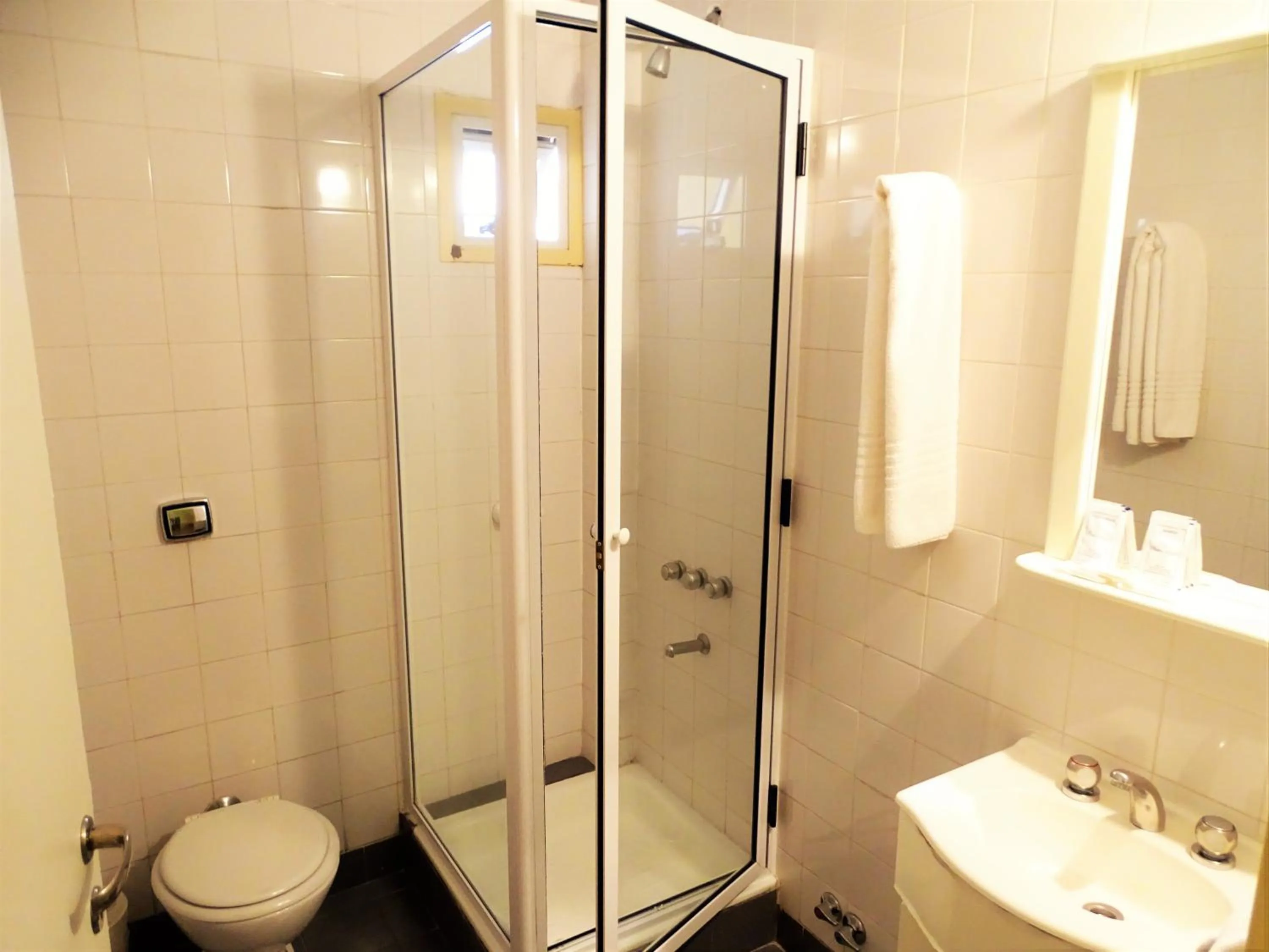 Bathroom in Hotel UTHGRA de las Luces