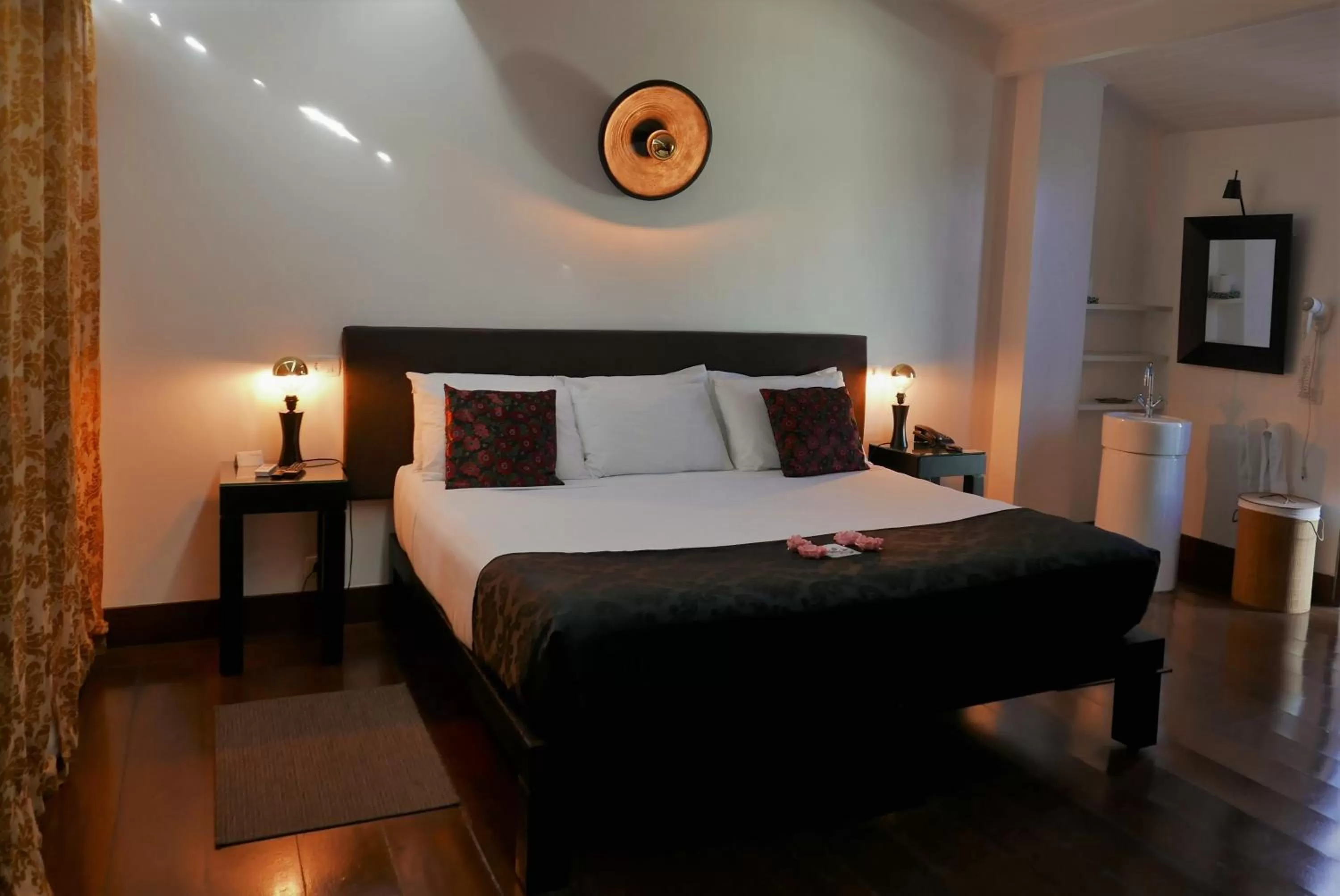 Photo of the whole room, Bed in Aram Yamí Boutique Hotel