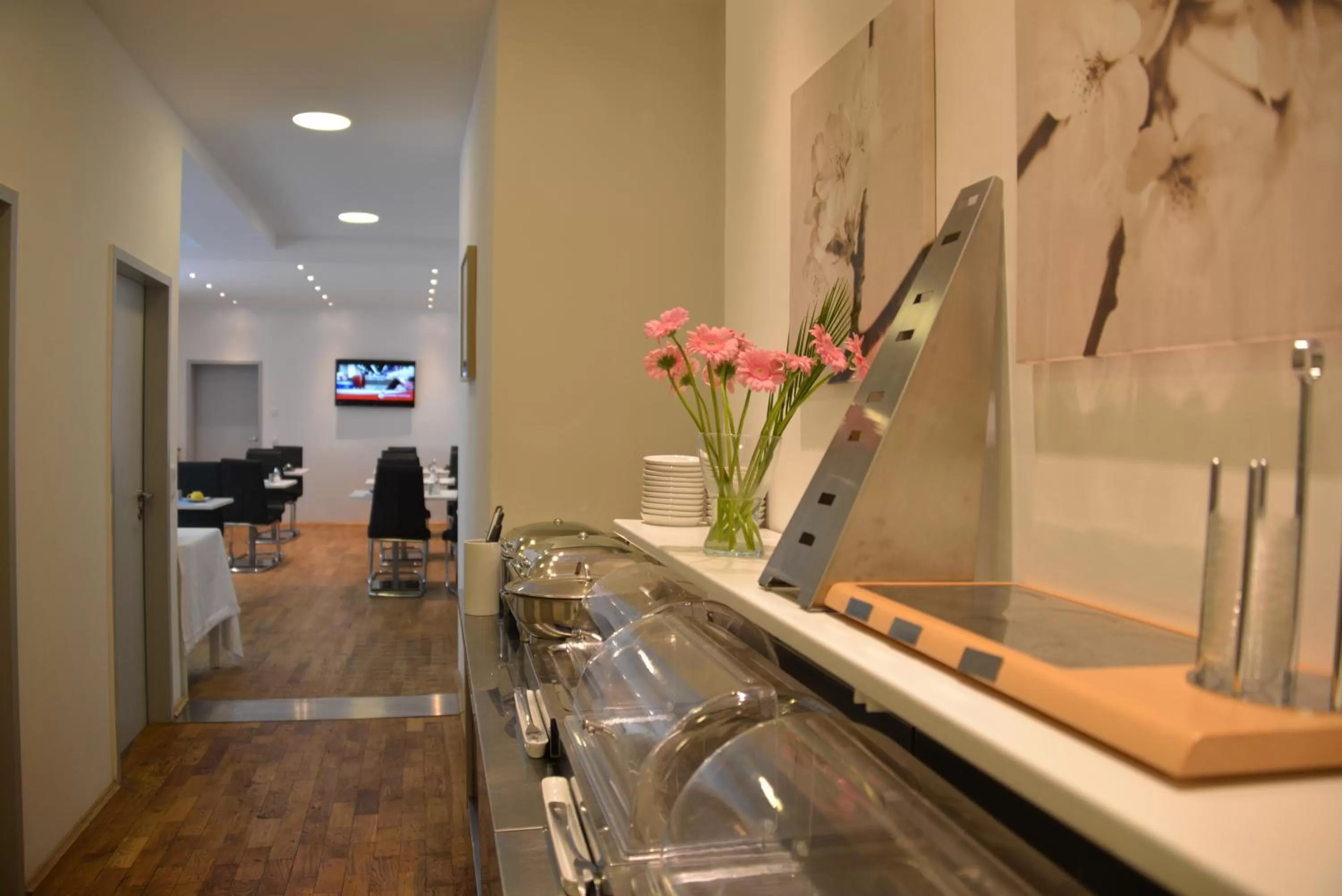 Restaurant/places to eat in Arthotel Munich