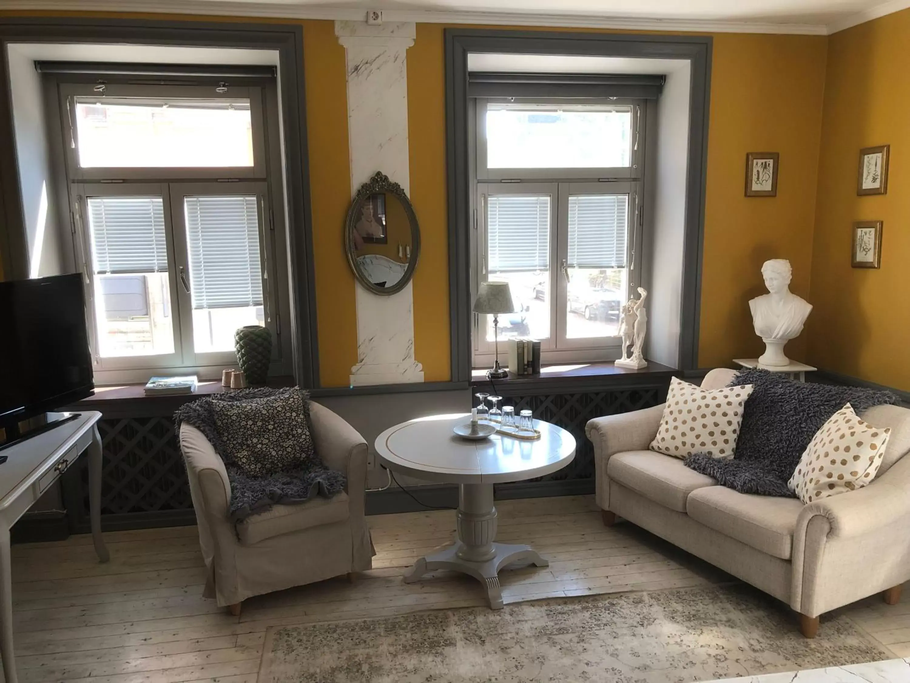 Wedding Suite - single occupancy in Strand Hotel Wedding Suite - single occupancy in Strand Hotel