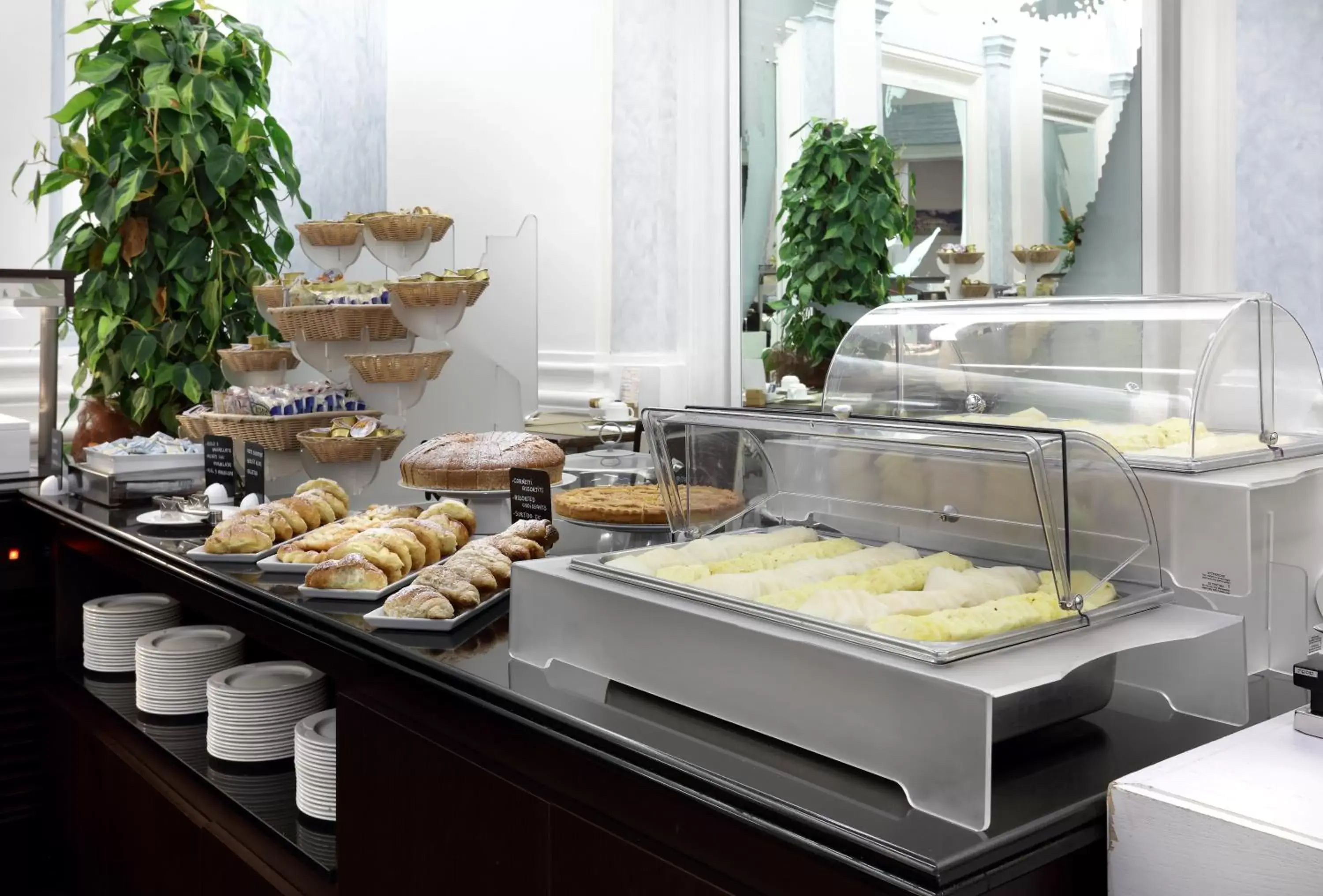 Buffet breakfast, Food in Exe International Palace