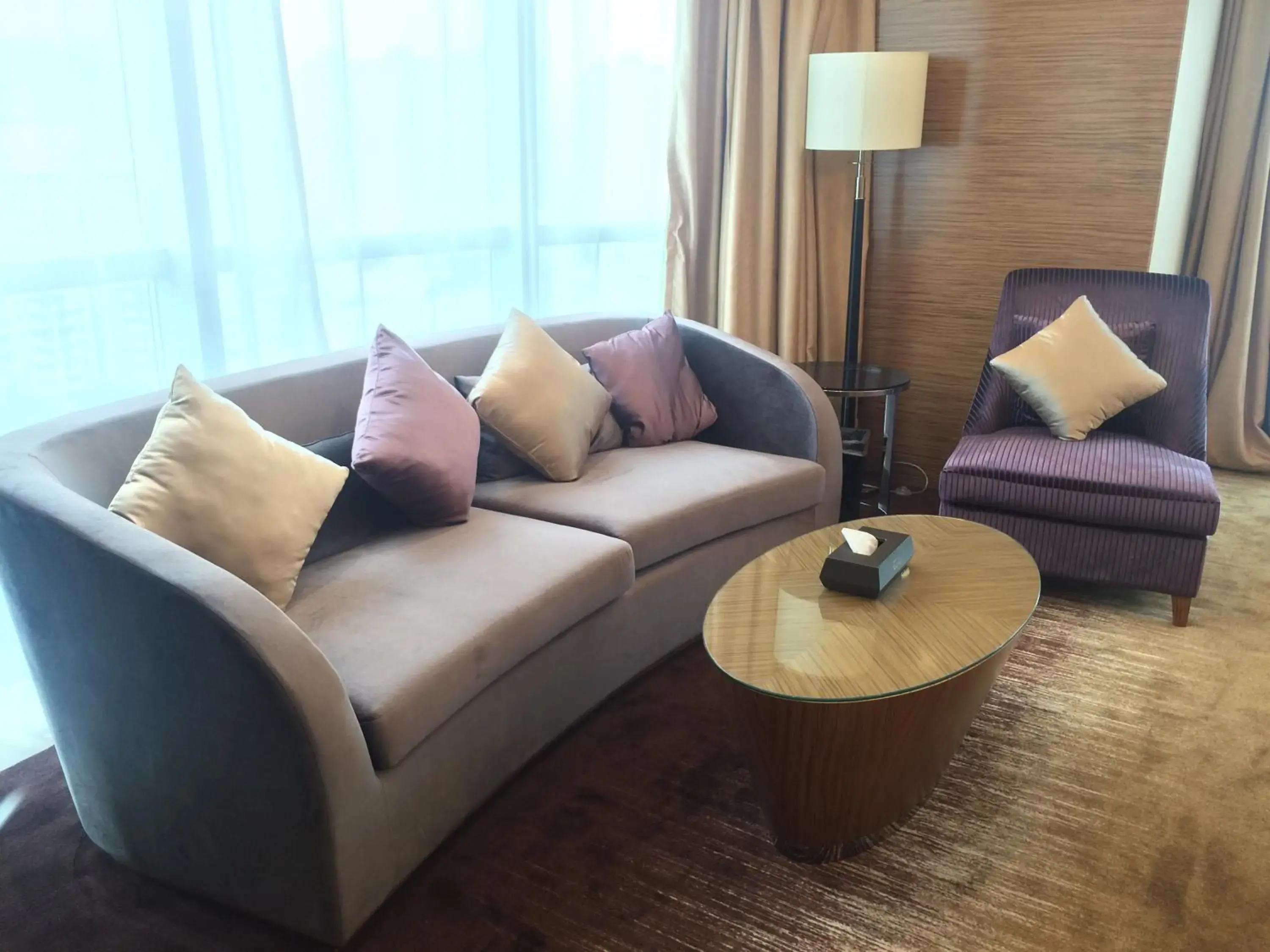 Bedroom, Seating Area in Shenzhen Baoan PLUS Gems Cube Hotel                                                             