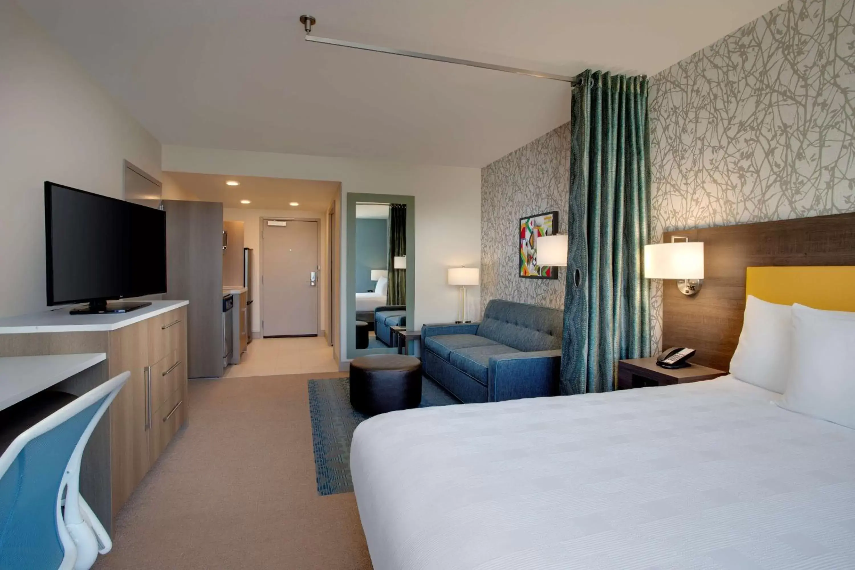 Bed in Home2 Suites By Hilton Lewes Rehoboth Beach