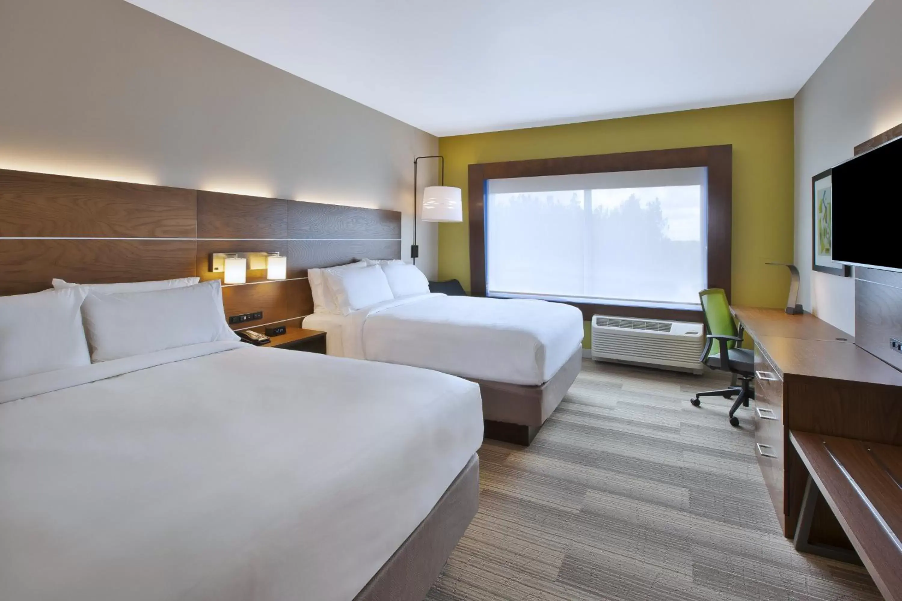 Photo of the whole room, Bed in Holiday Inn Express and Suites South Hill, an IHG Hotel