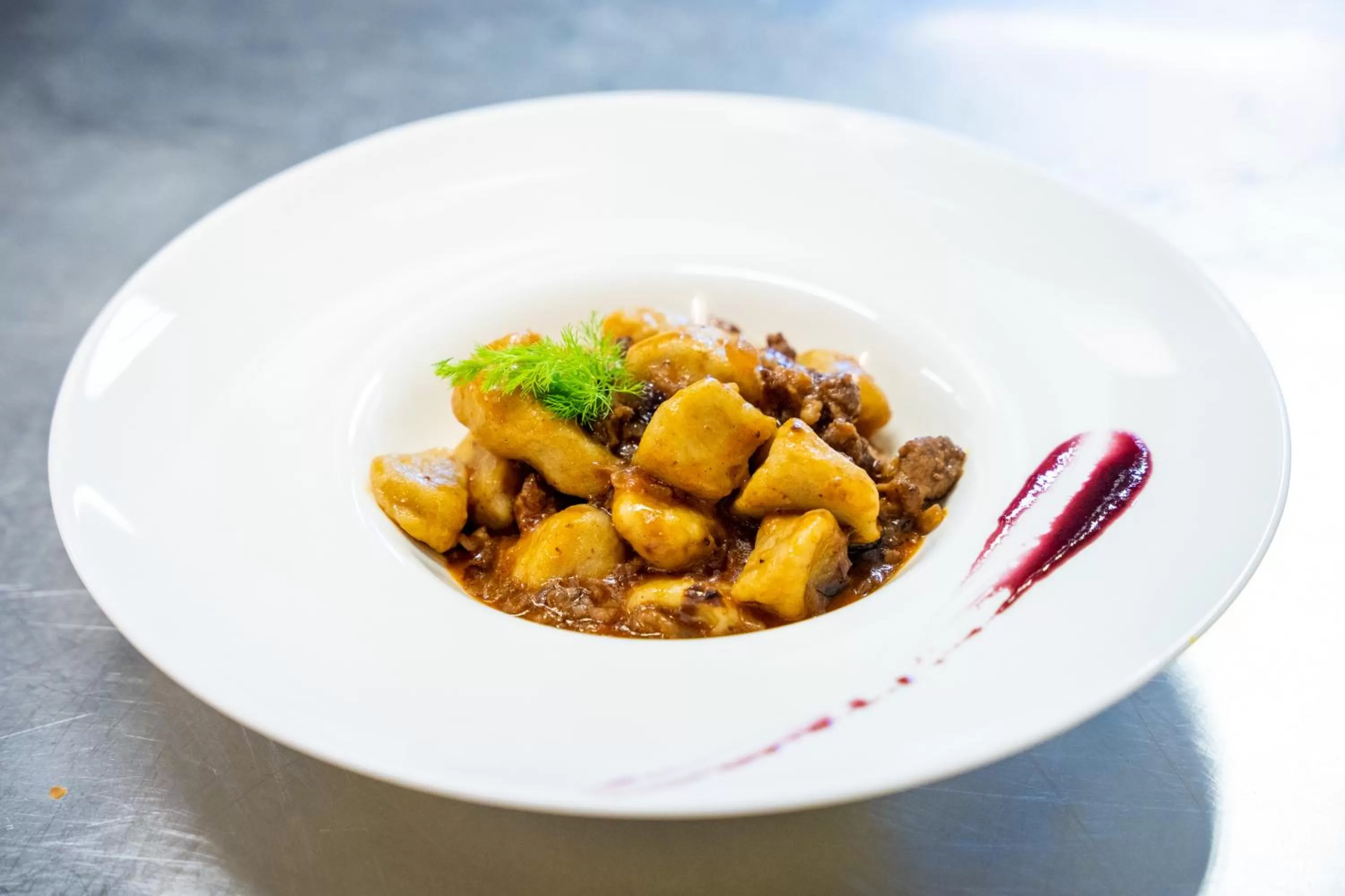 Restaurant/places to eat in Hotel Parisi