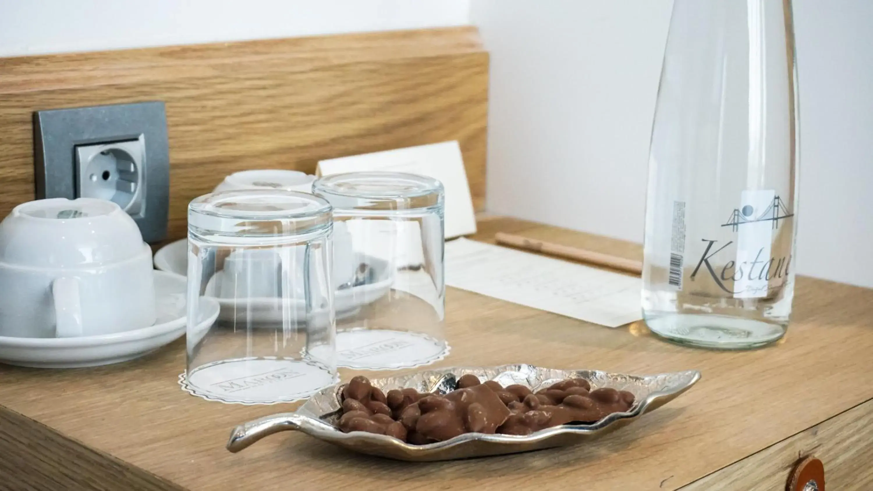 Food in Maroon Tomtom Food in Maroon Tomtom