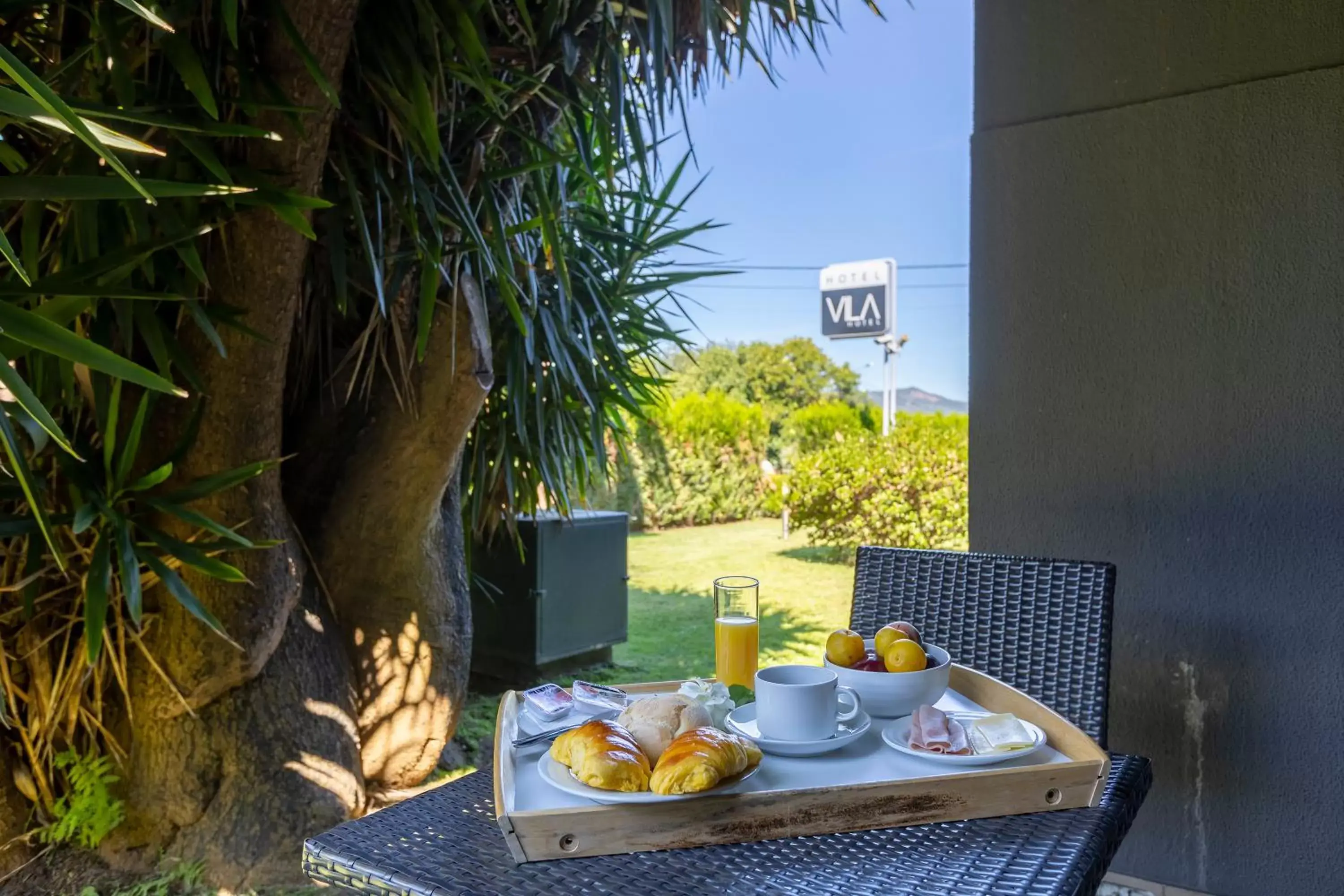 Garden, Breakfast in Hotel Vila