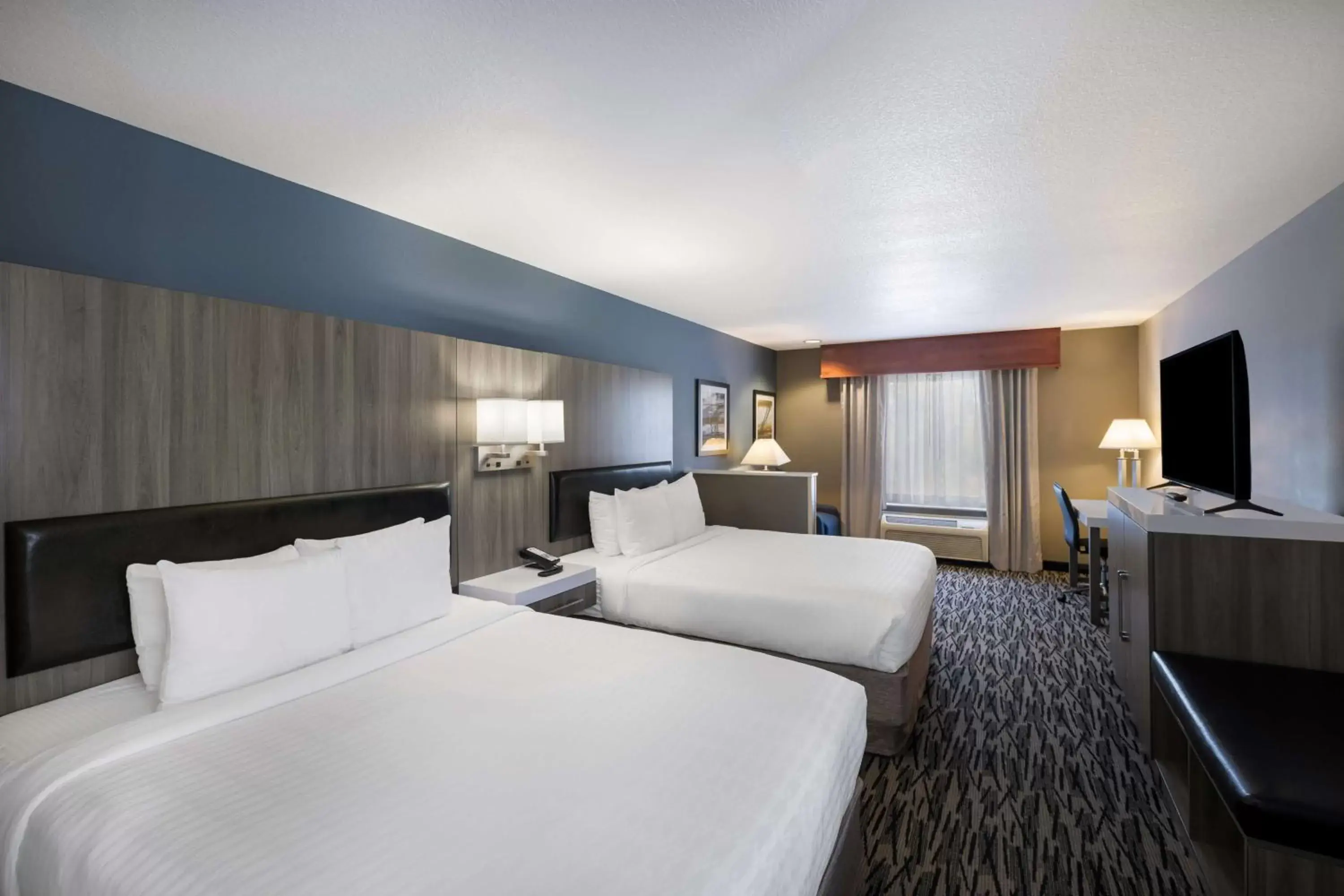 Bedroom, Bed in Best Western University Inn and Suites