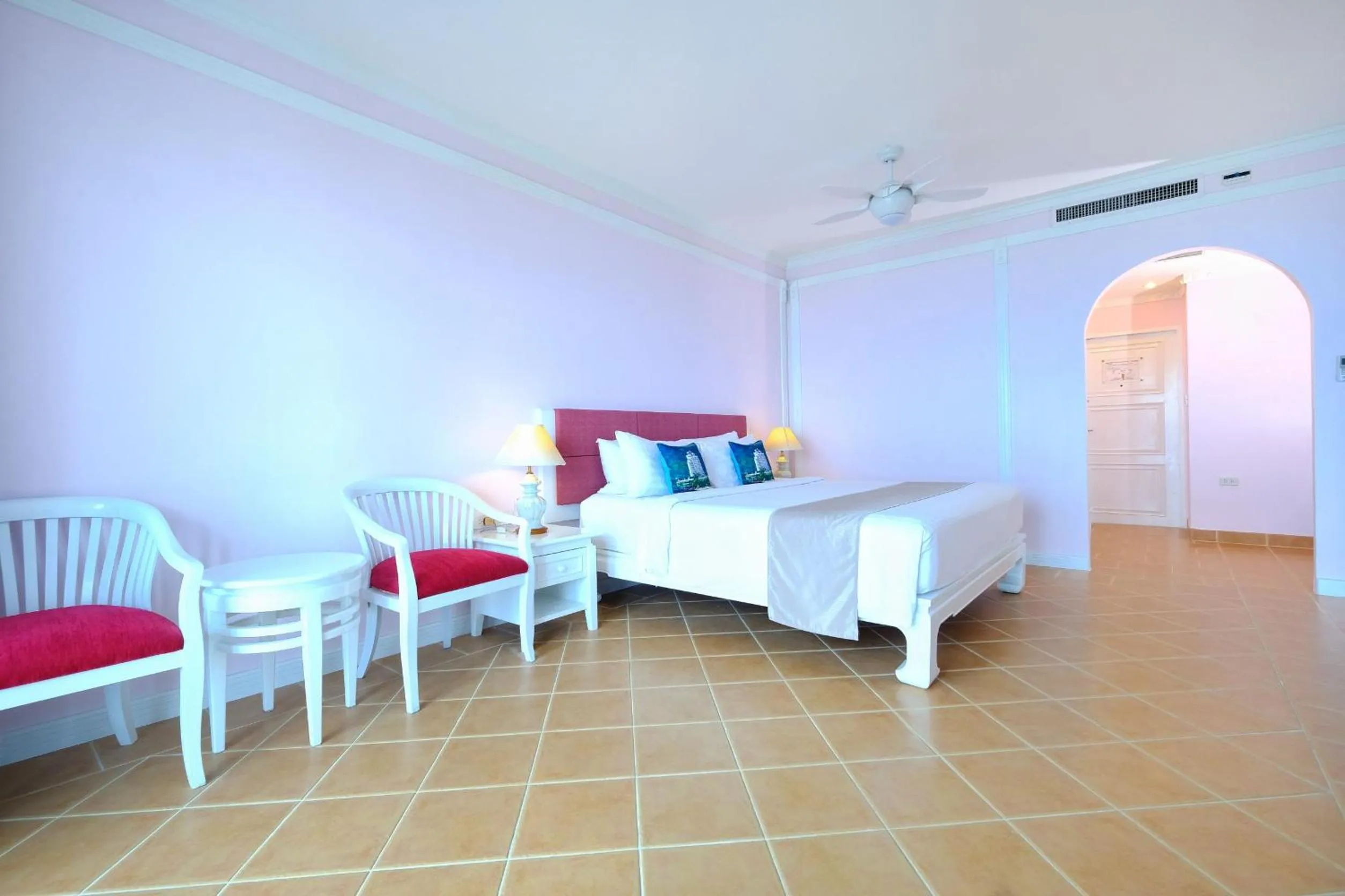 Bedroom, Bed in Andaman Beach Suites Hotel, Patong Phuket